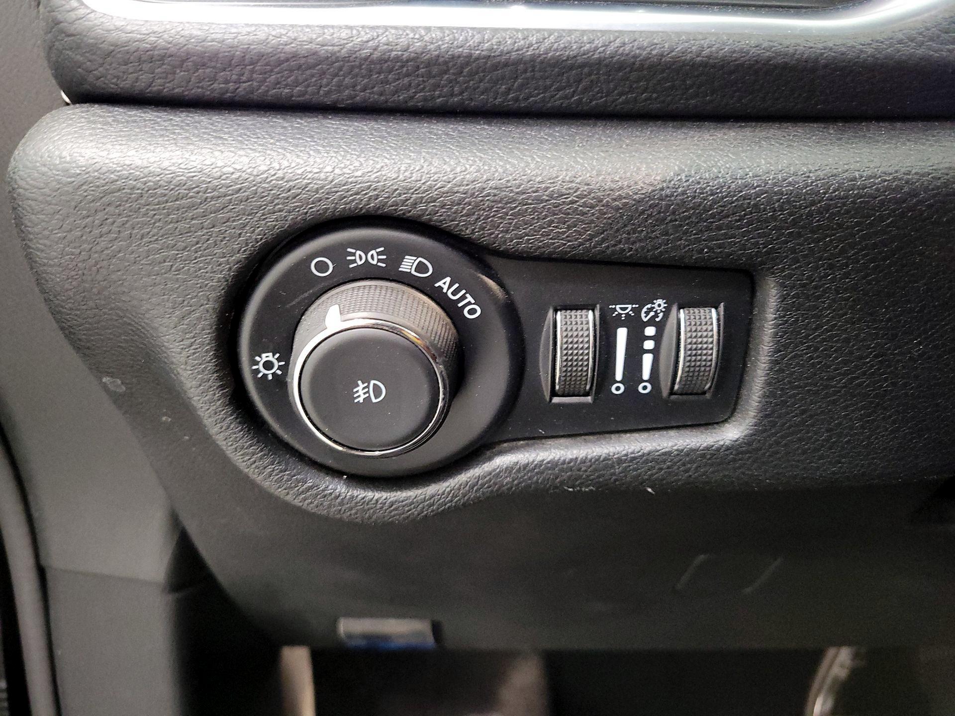 Thumbnail: 2025 Chrysler Pacifica - 13