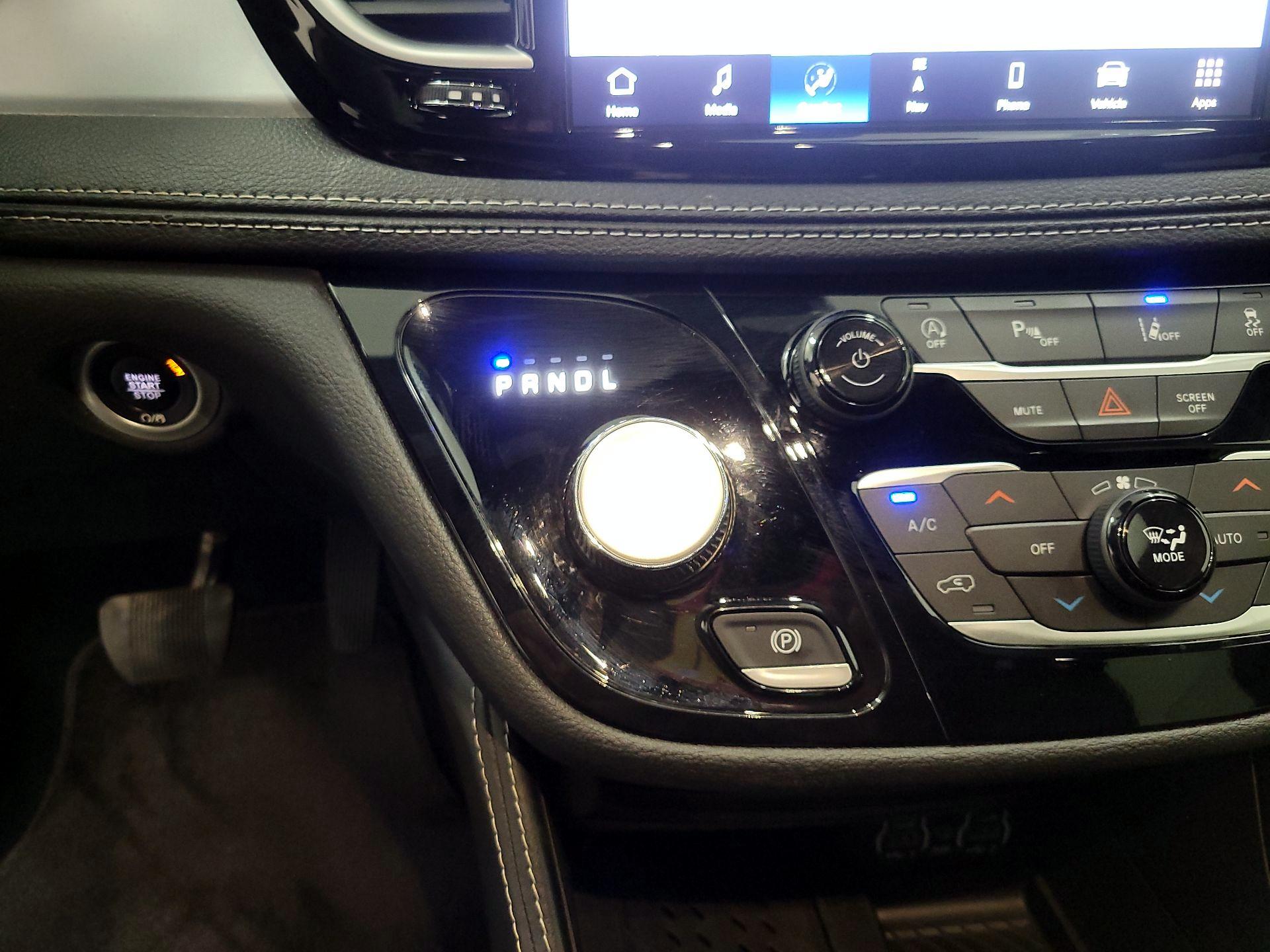 Thumbnail: 2025 Chrysler Pacifica - 18