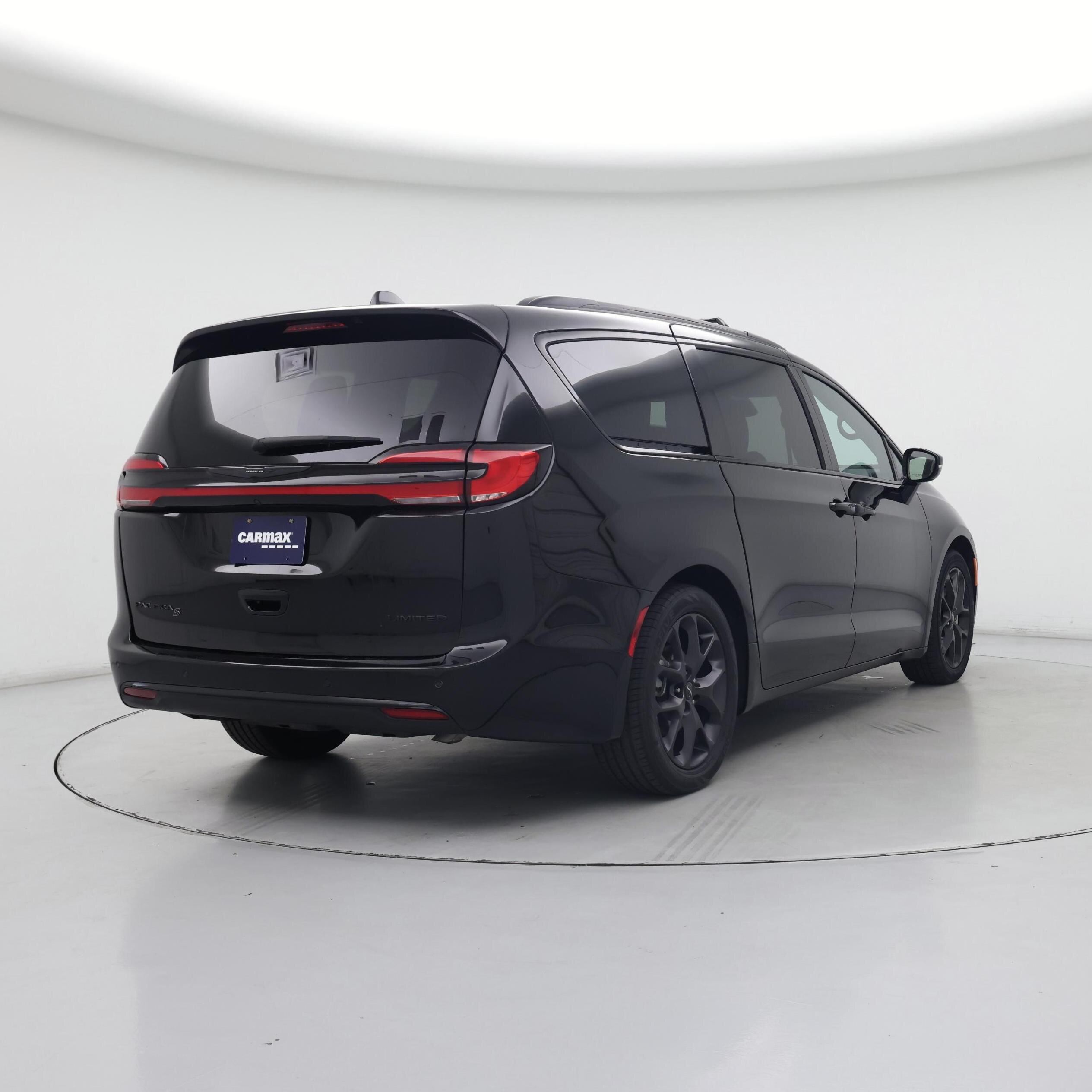 Thumbnail: 2025 Chrysler Pacifica - 8