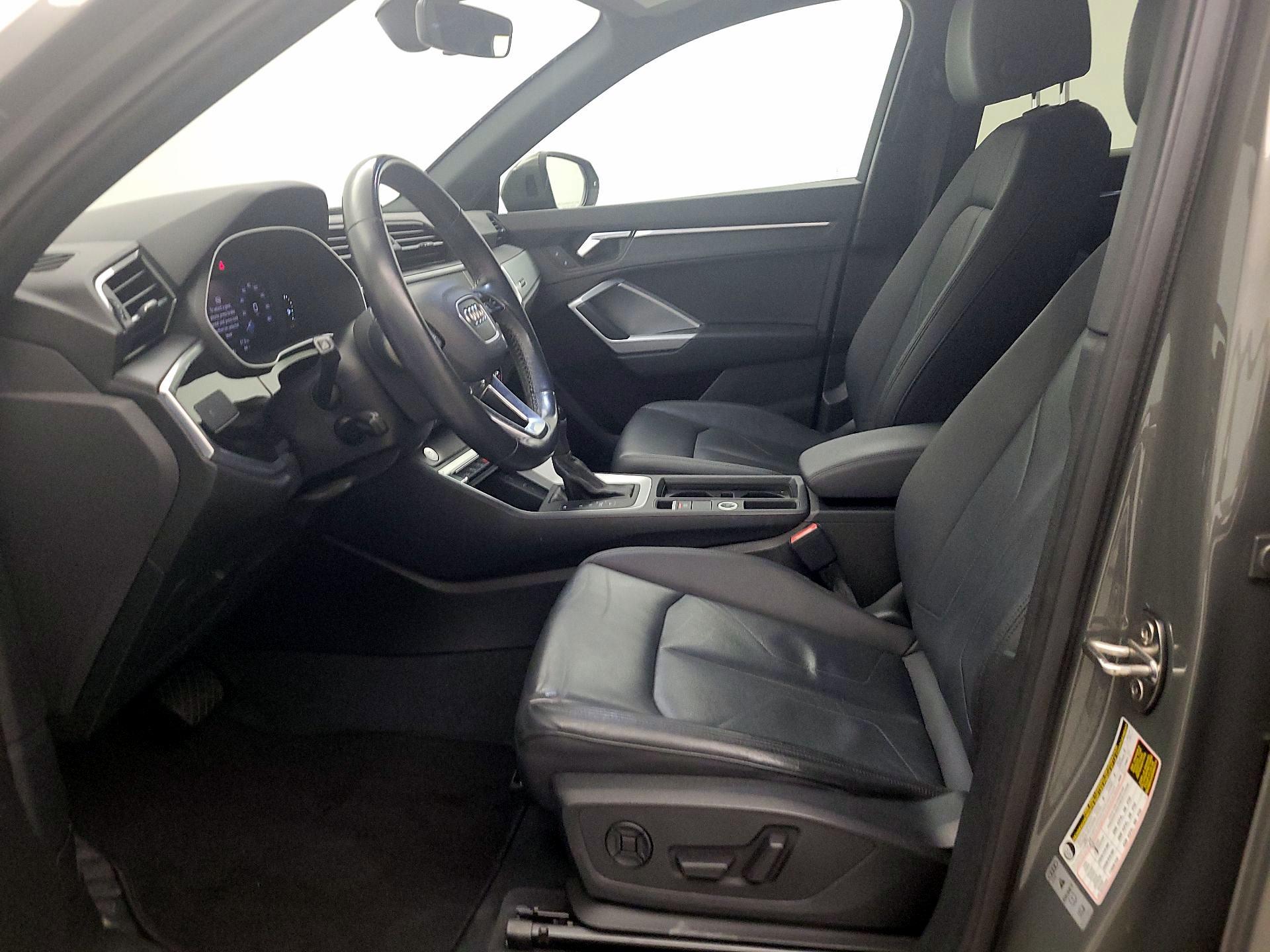 Thumbnail: 2020 Audi Q3 - 11