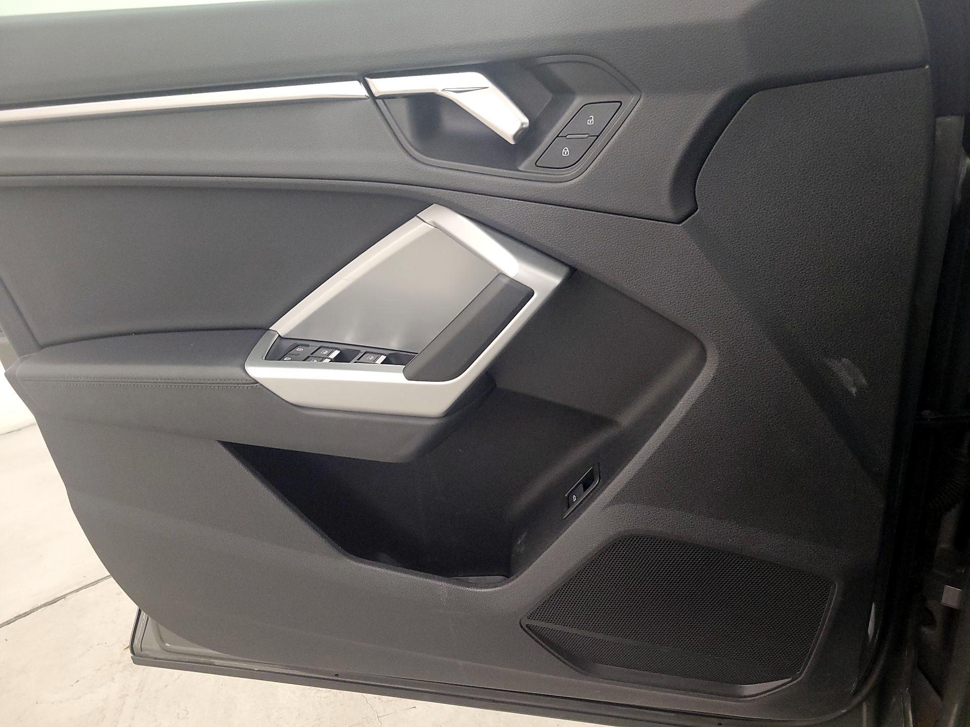 Thumbnail: 2020 Audi Q3 - 12