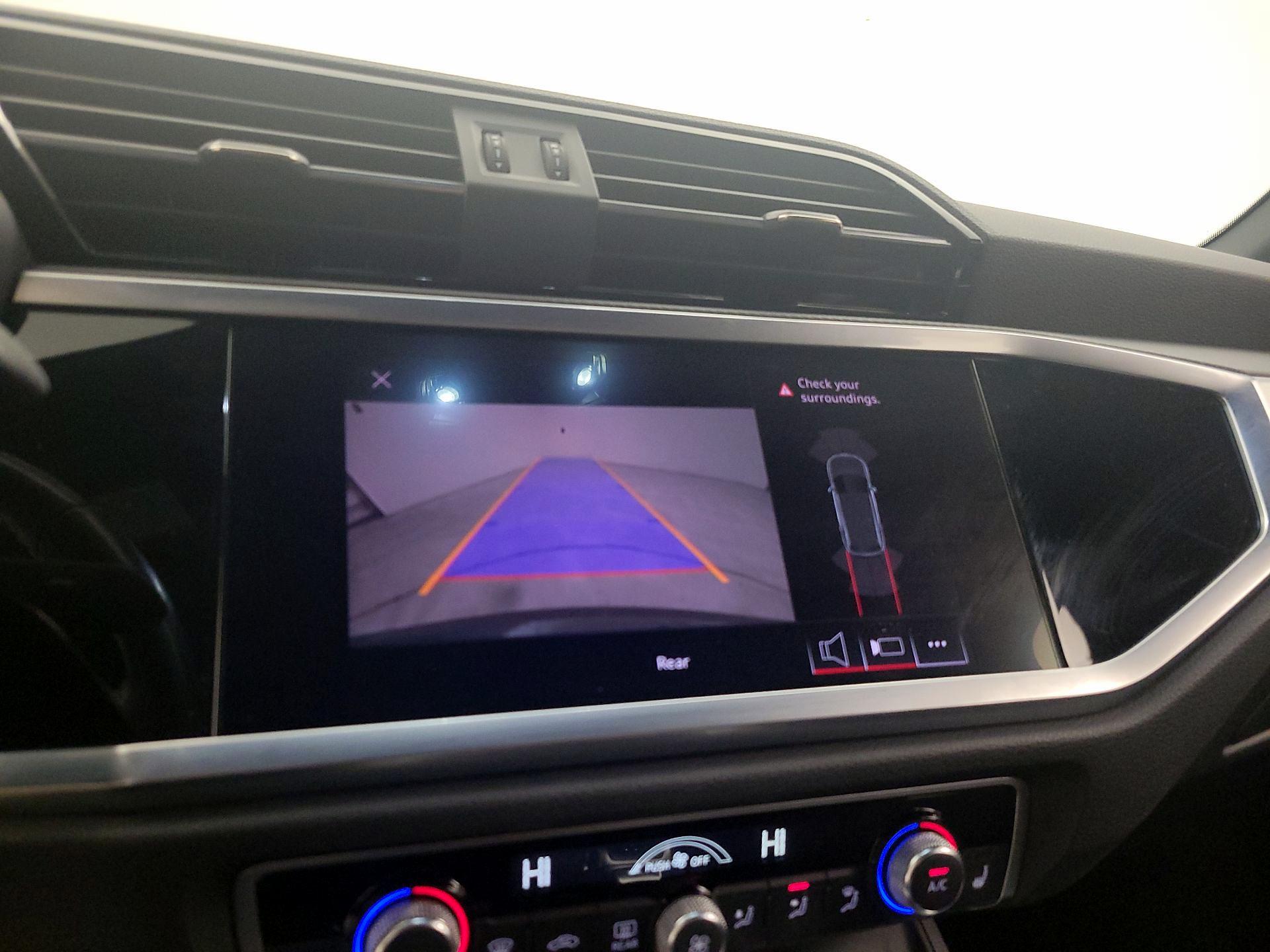 Thumbnail: 2020 Audi Q3 - 14