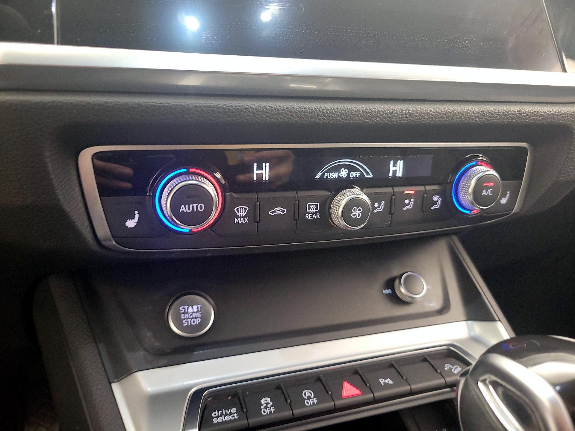 Thumbnail: 2020 Audi Q3 - 16