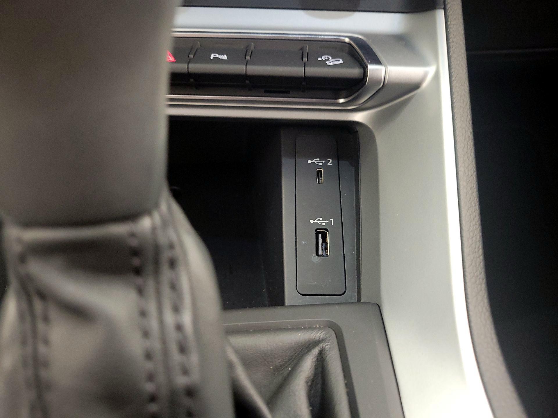 Thumbnail: 2020 Audi Q3 - 18