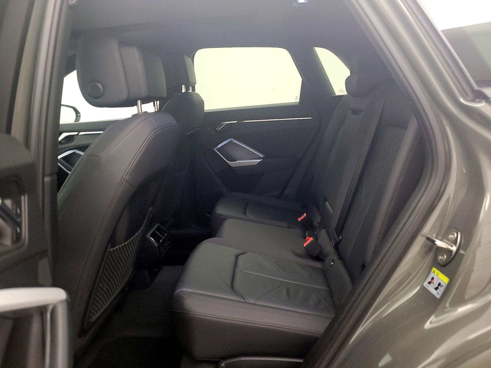 Thumbnail: 2020 Audi Q3 - 19