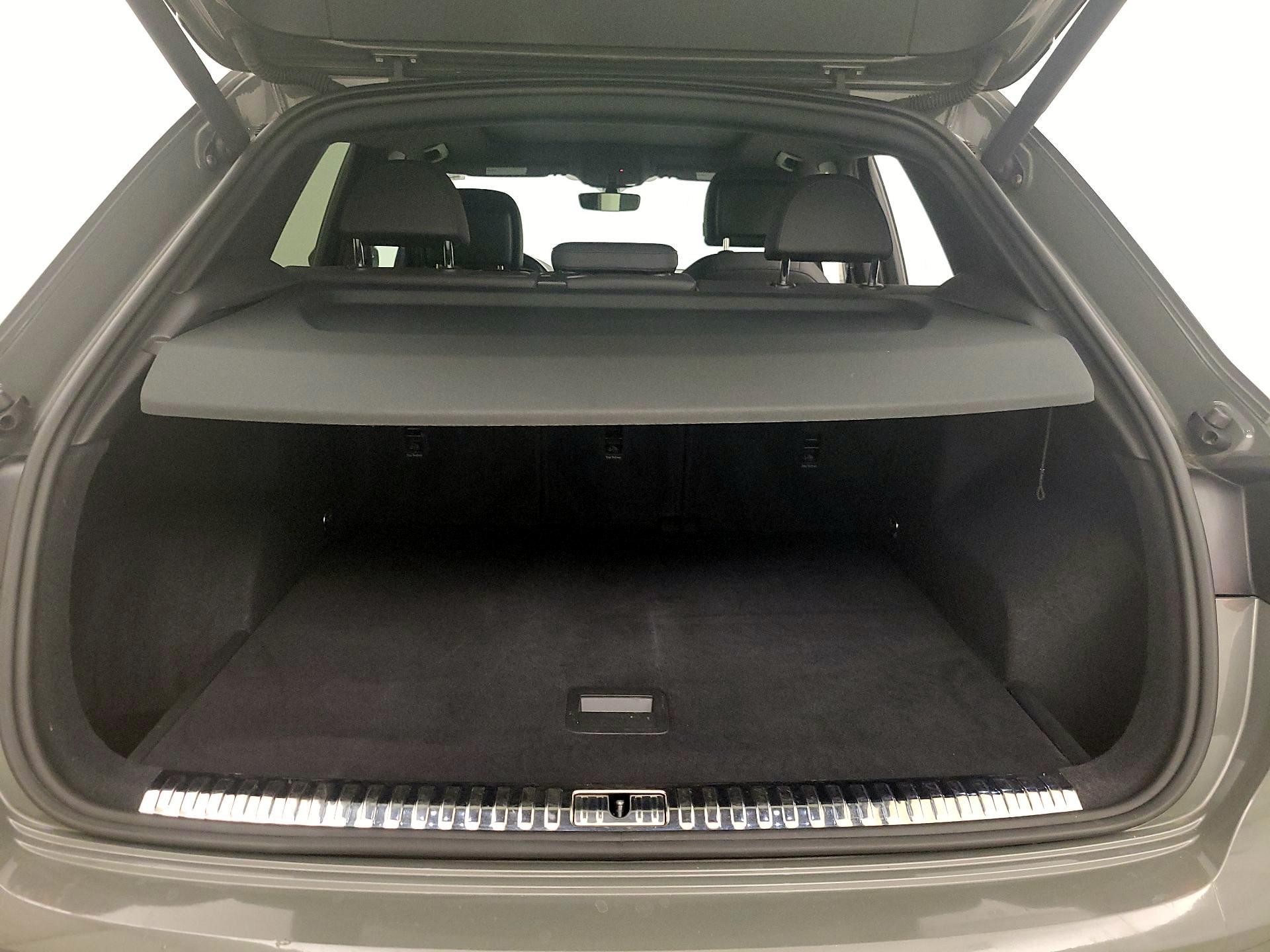 Thumbnail: 2020 Audi Q3 - 20