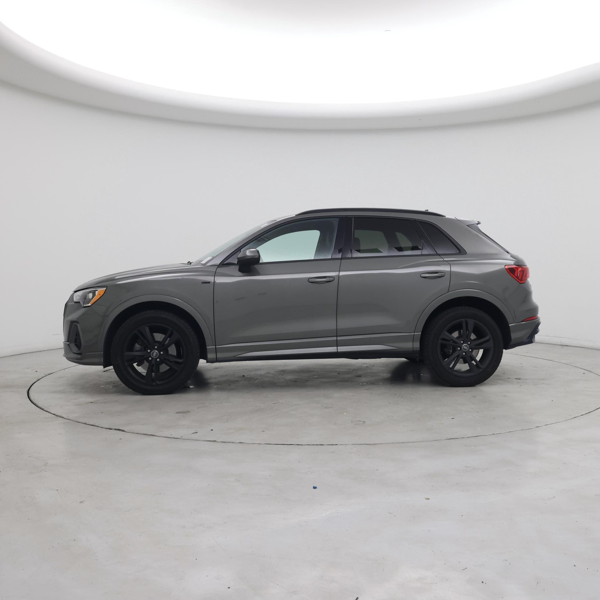 Thumbnail: 2020 Audi Q3 - 3