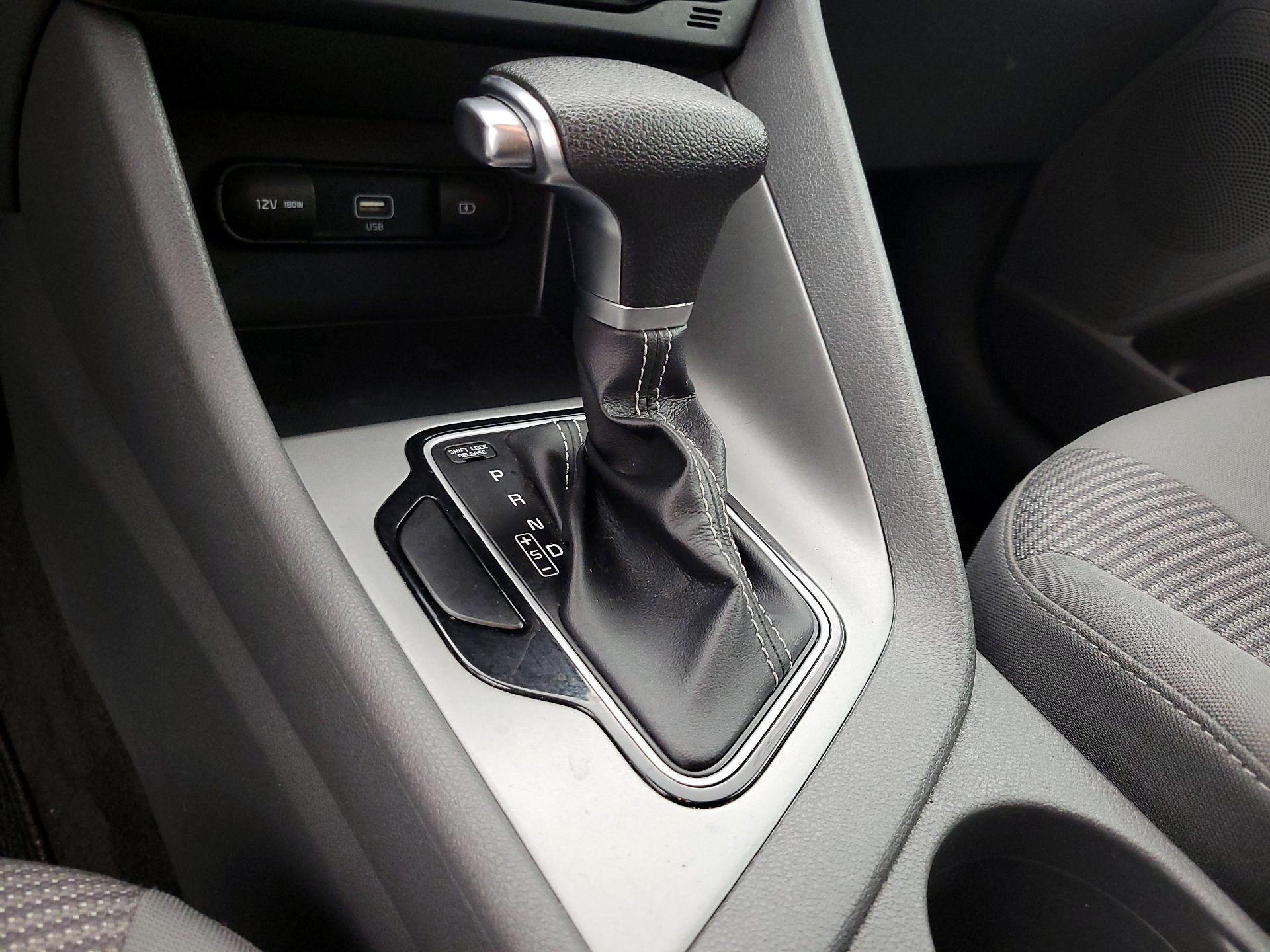 Thumbnail: 2020 Kia Niro - 17