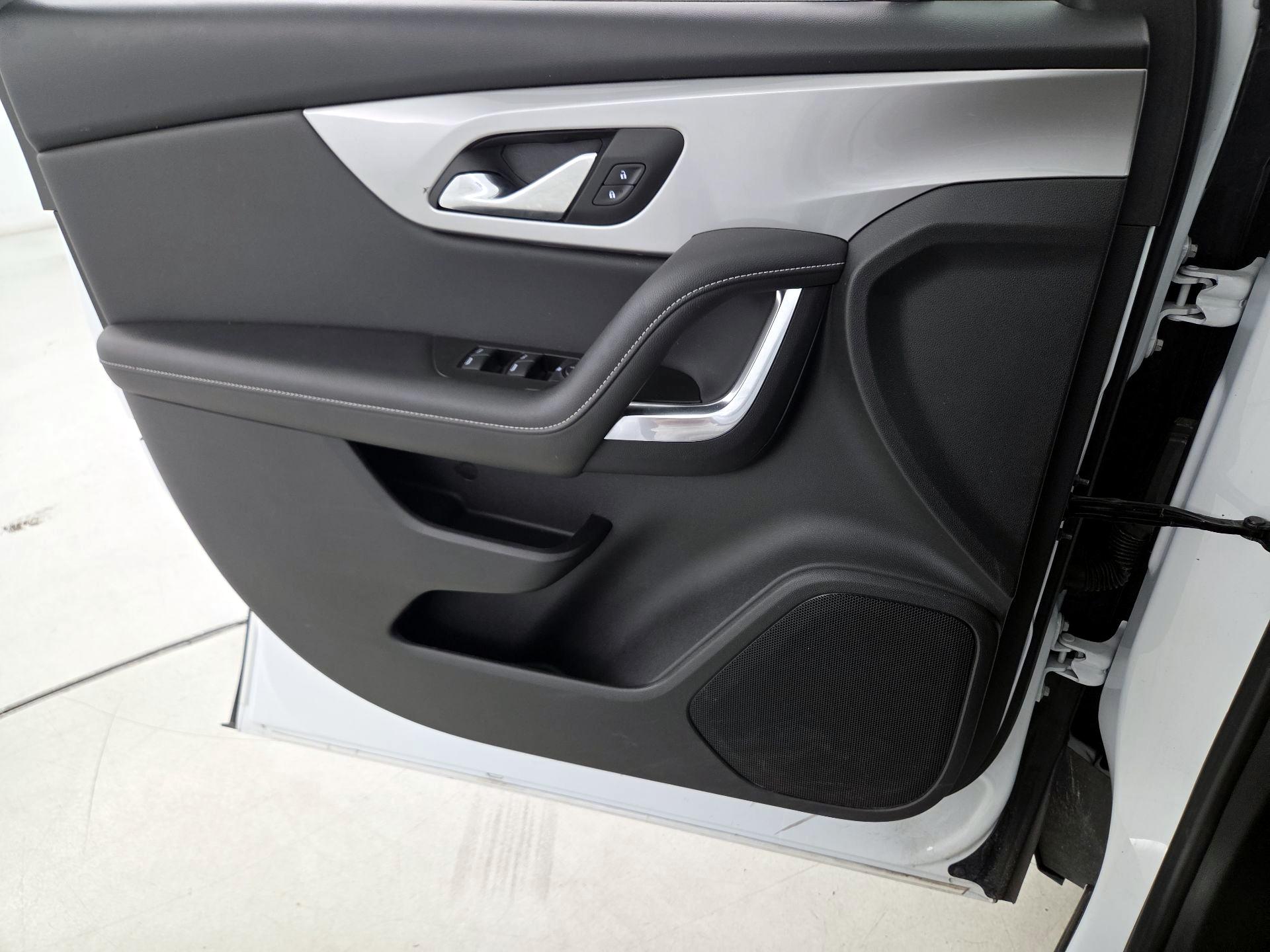 Thumbnail: 2025 Chevrolet Blazer - 12