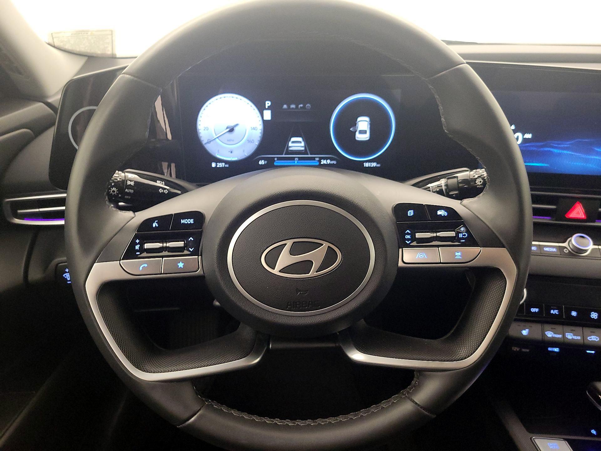 Thumbnail: 2025 Hyundai Elantra - 10