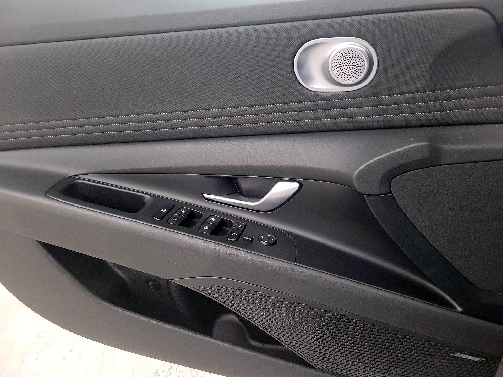 Thumbnail: 2025 Hyundai Elantra - 12