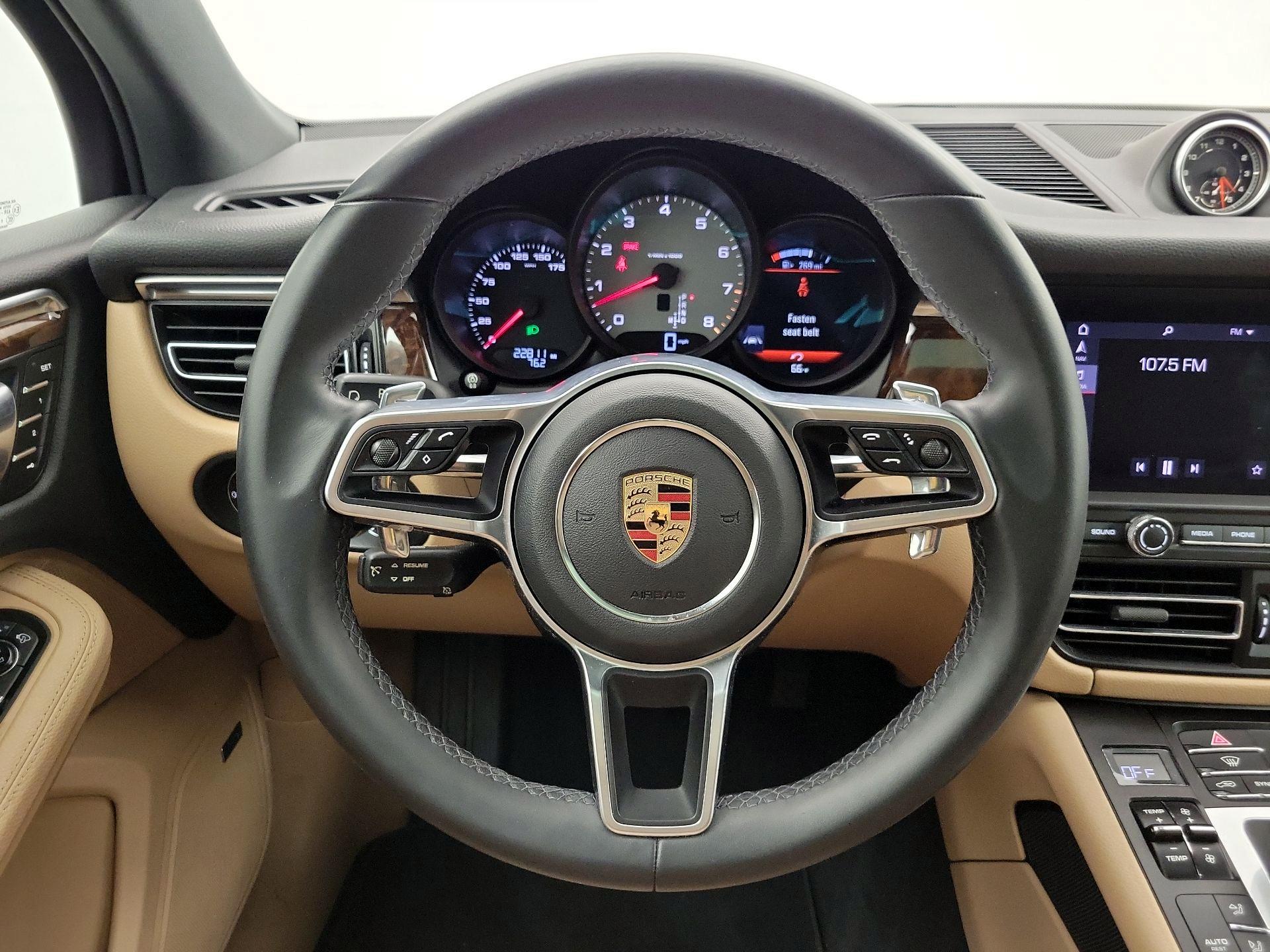 Thumbnail: 2020 Porsche Macan - 10