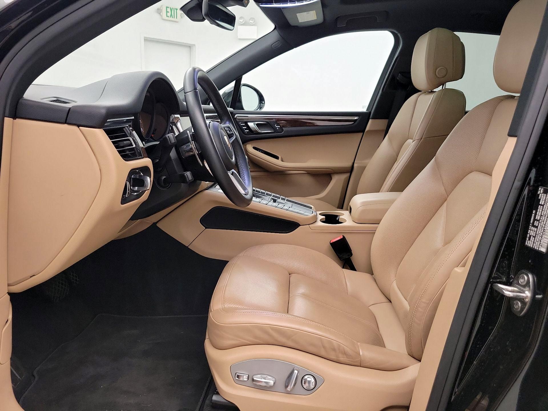 Thumbnail: 2020 Porsche Macan - 11