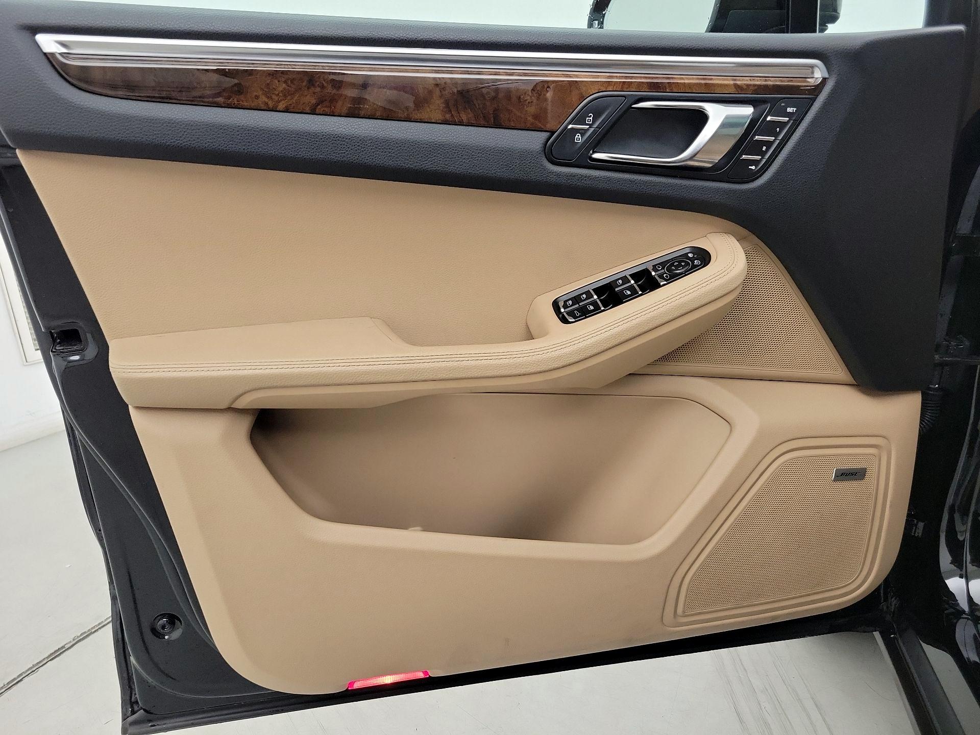 Thumbnail: 2020 Porsche Macan - 12