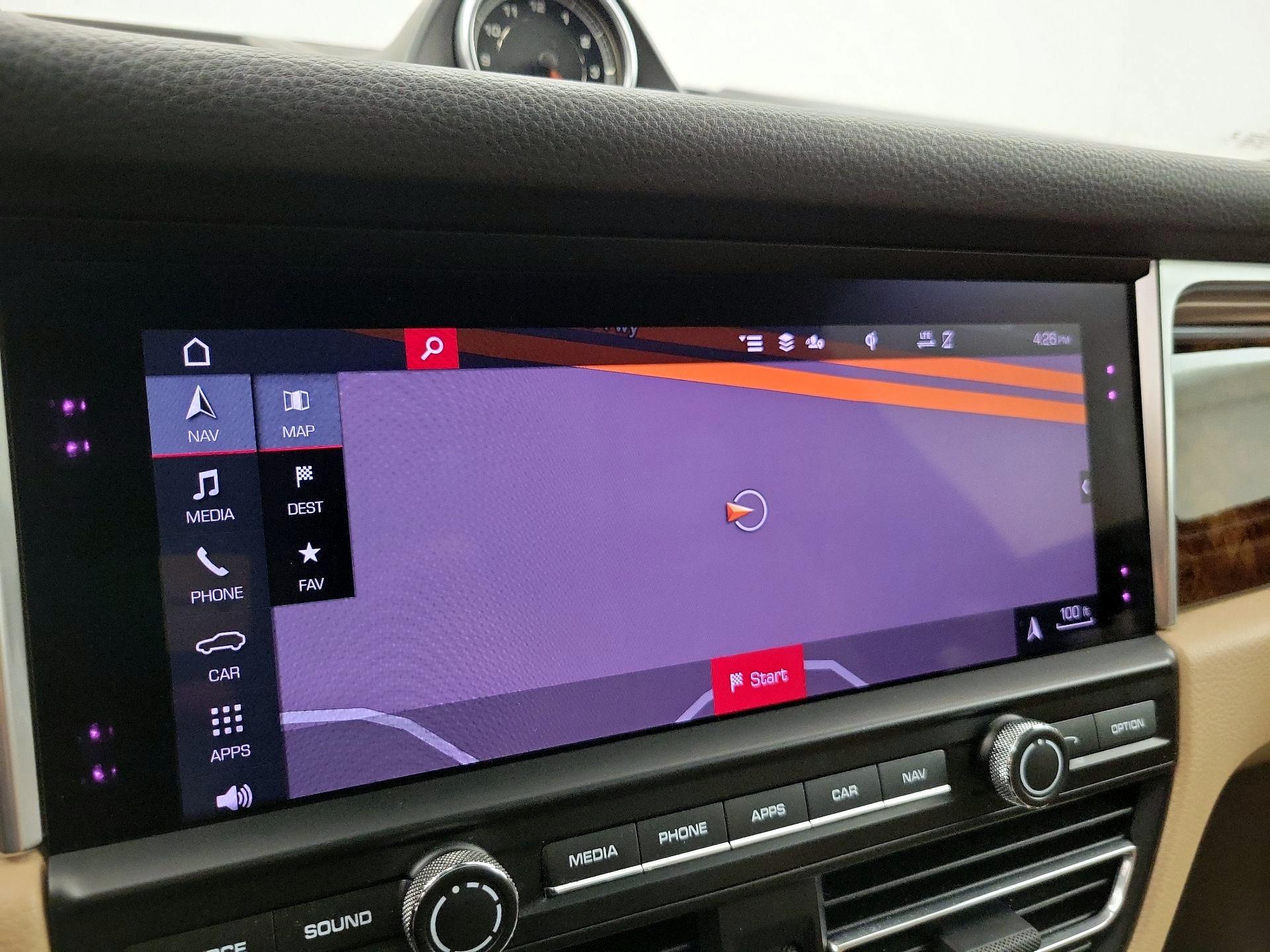 Thumbnail: 2020 Porsche Macan - 14