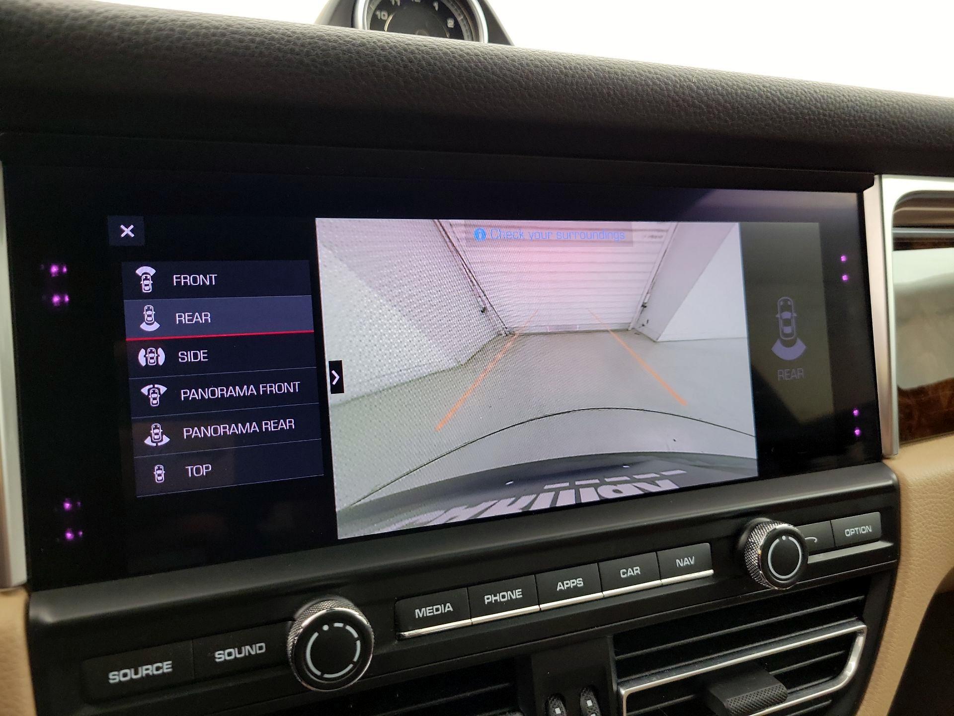 Thumbnail: 2020 Porsche Macan - 15