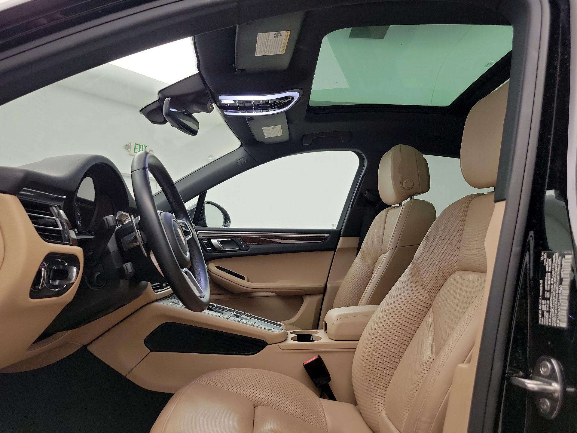 Thumbnail: 2020 Porsche Macan - 20