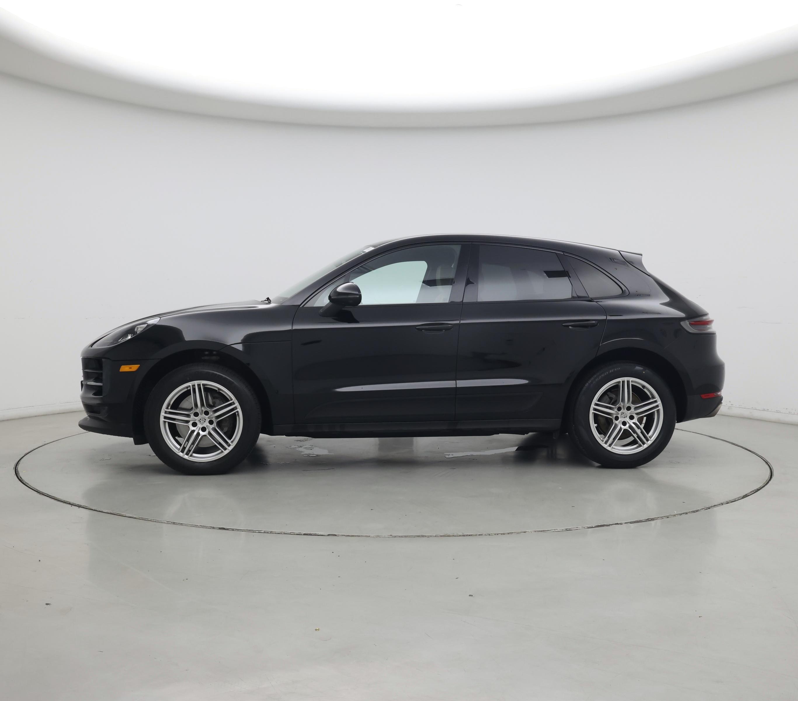 Thumbnail: 2020 Porsche Macan - 3