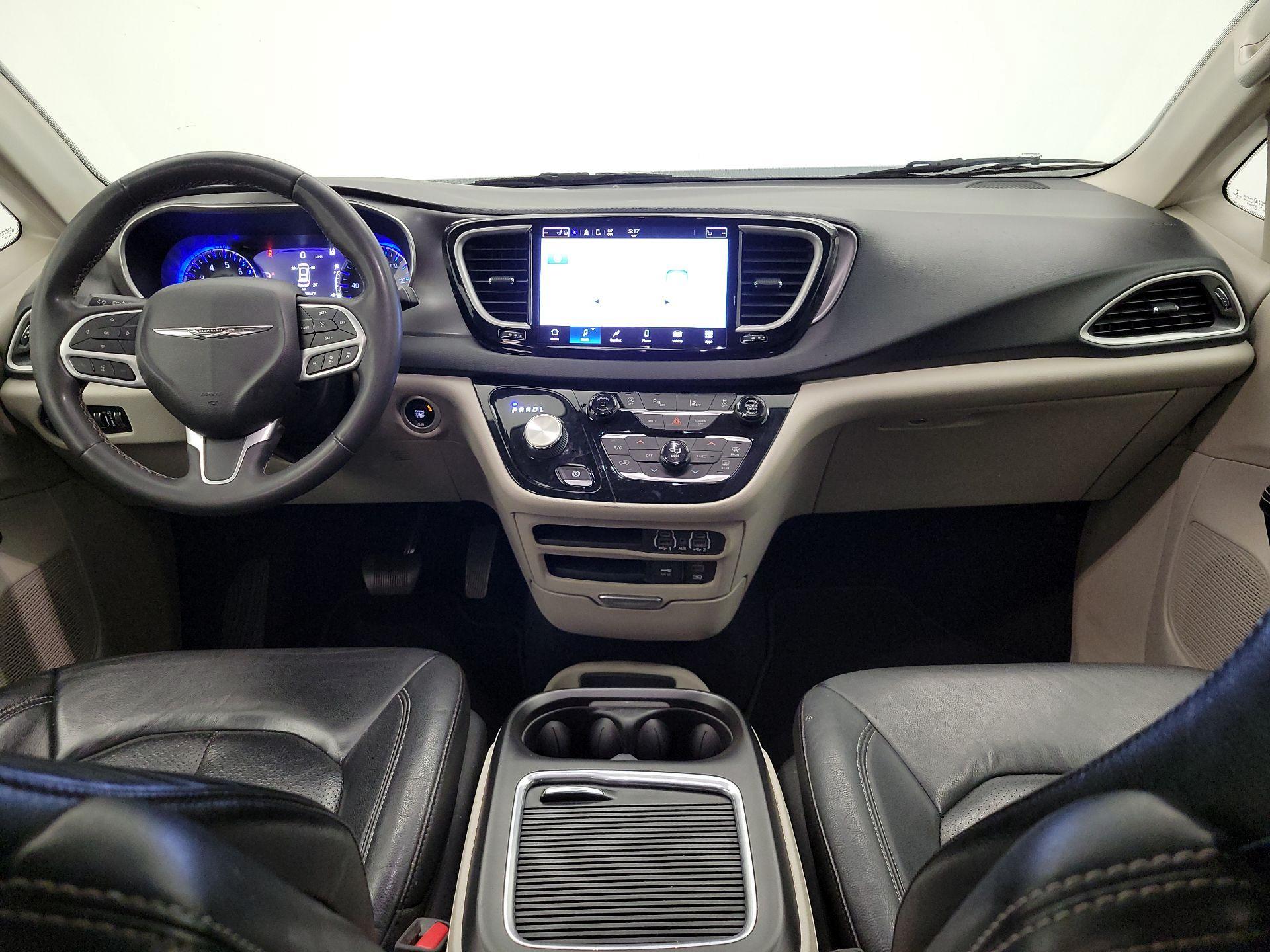 Thumbnail: 2022 Chrysler Pacifica - 9