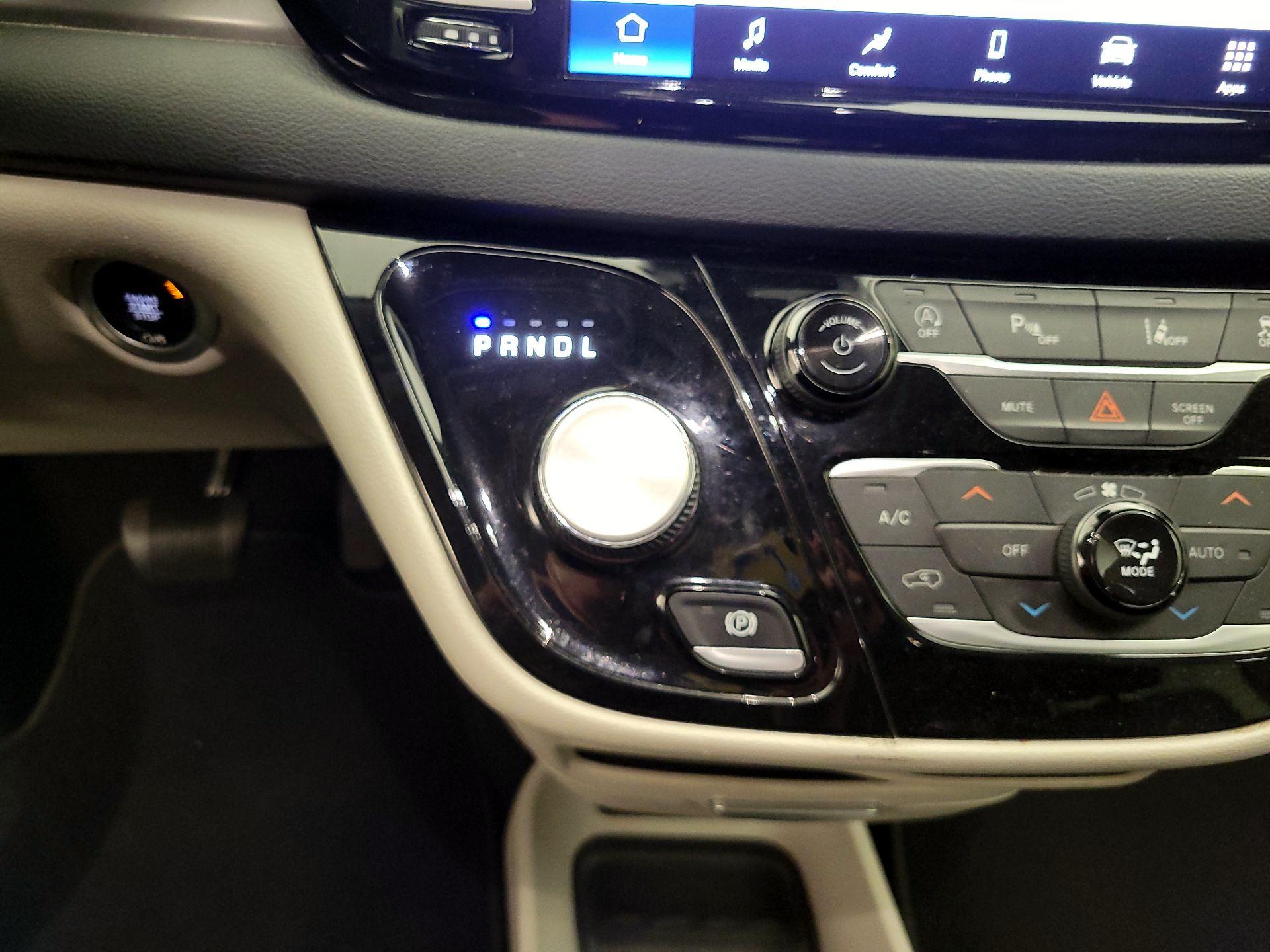 Thumbnail: 2022 Chrysler Pacifica - 17