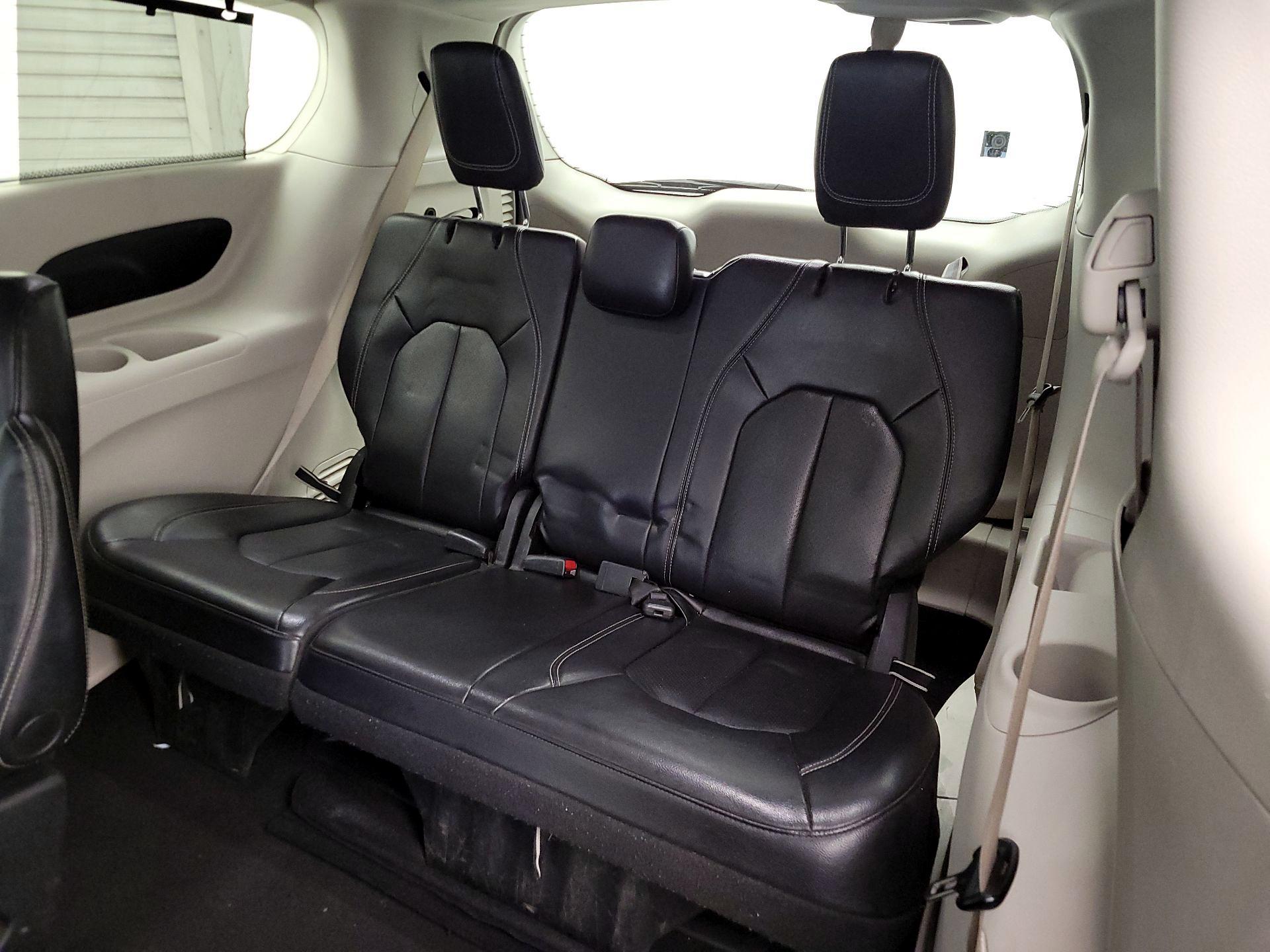 Thumbnail: 2022 Chrysler Pacifica - 20