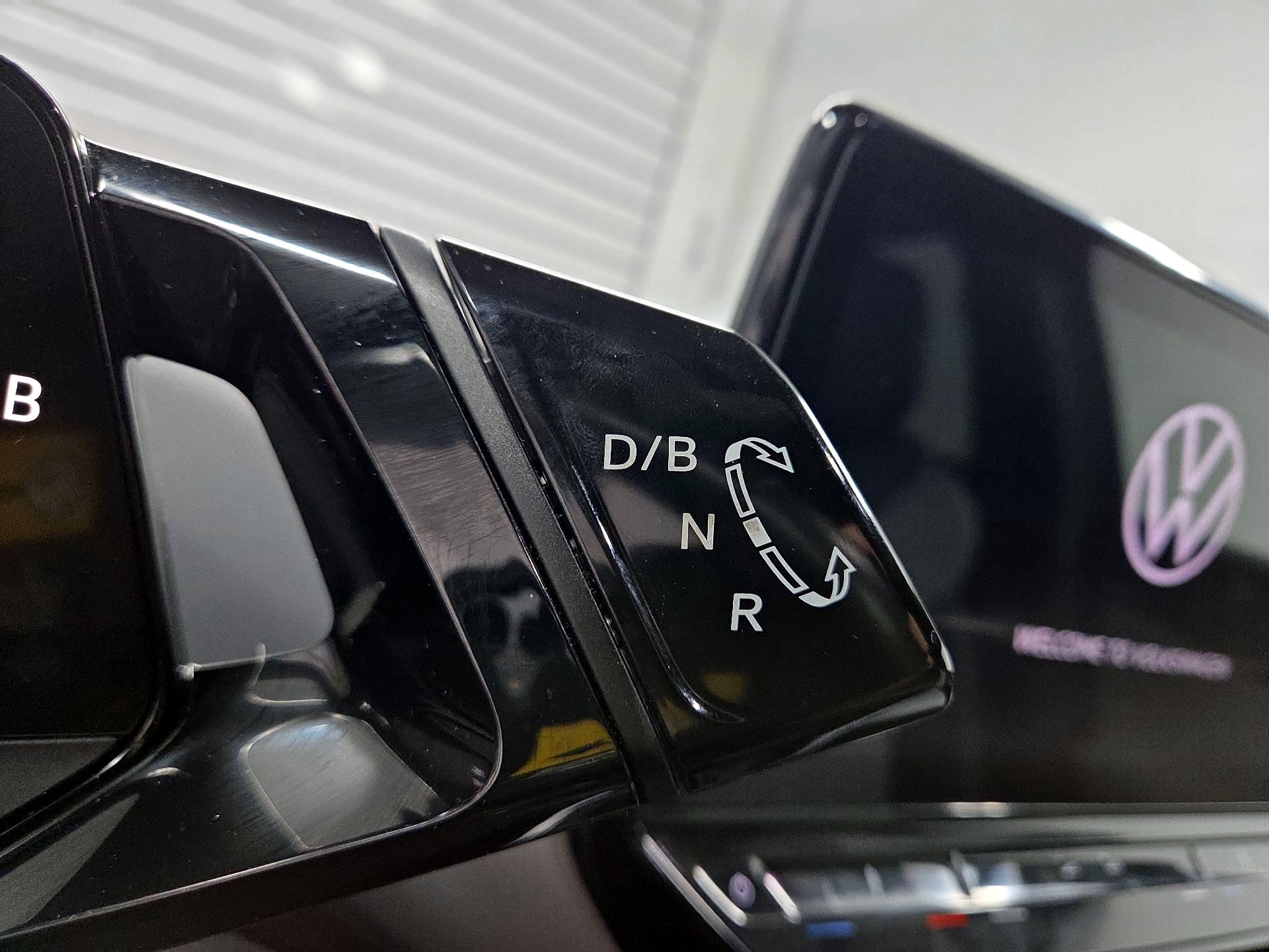 Thumbnail: 2023 Volkswagen ID.4 - 16