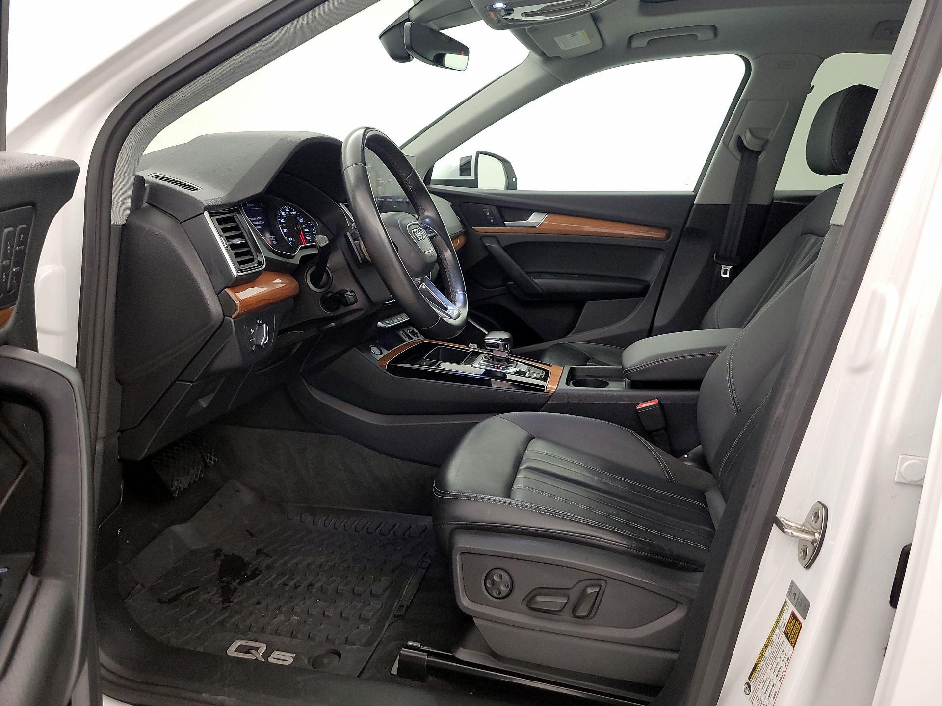 Thumbnail: 2023 Audi Q5 - 11