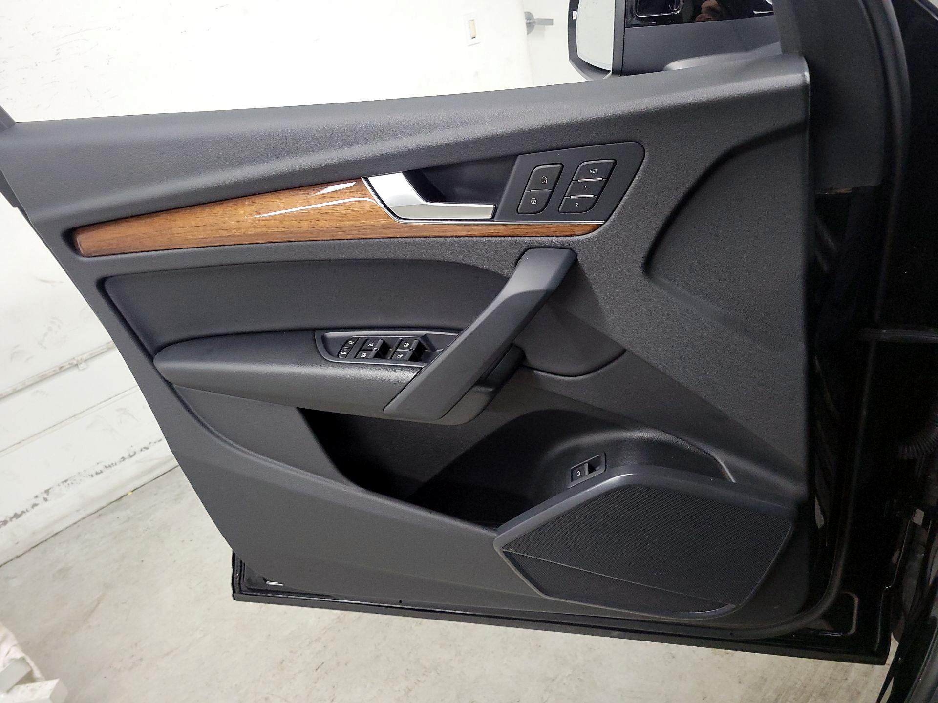 Thumbnail: 2023 Audi Q5 - 12