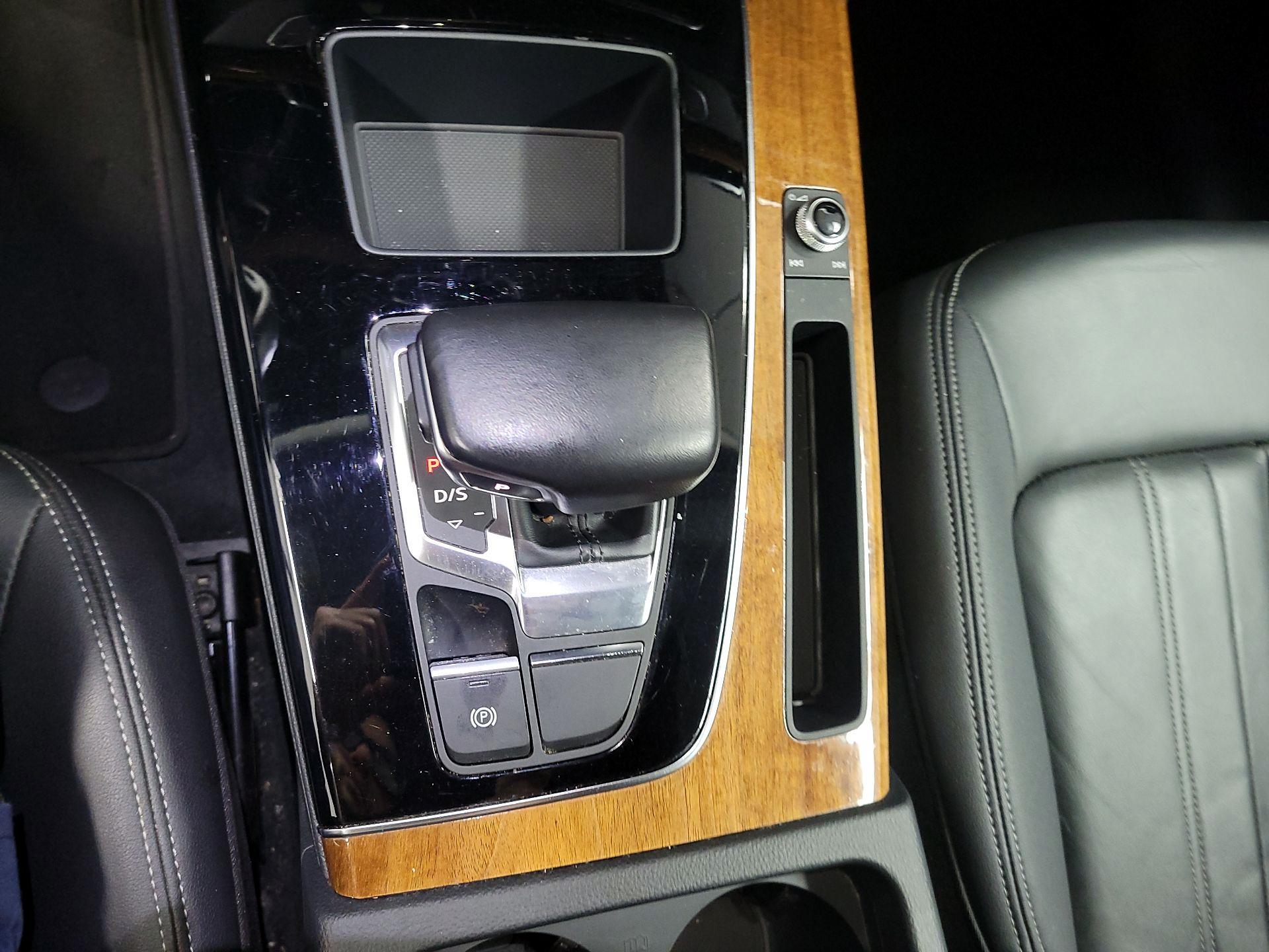 Thumbnail: 2023 Audi Q5 - 17