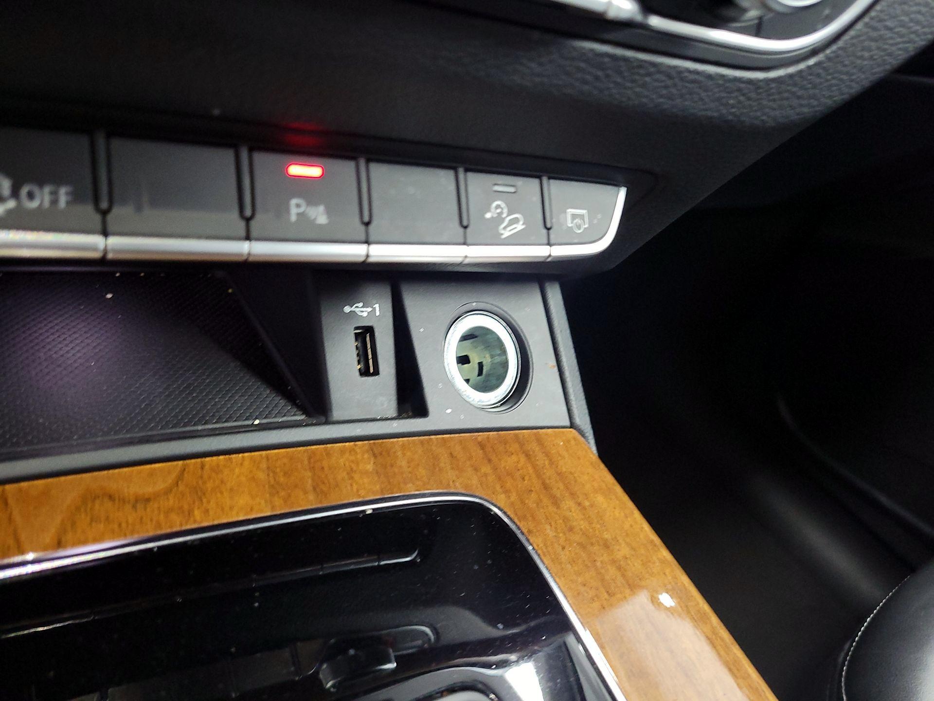 Thumbnail: 2023 Audi Q5 - 18