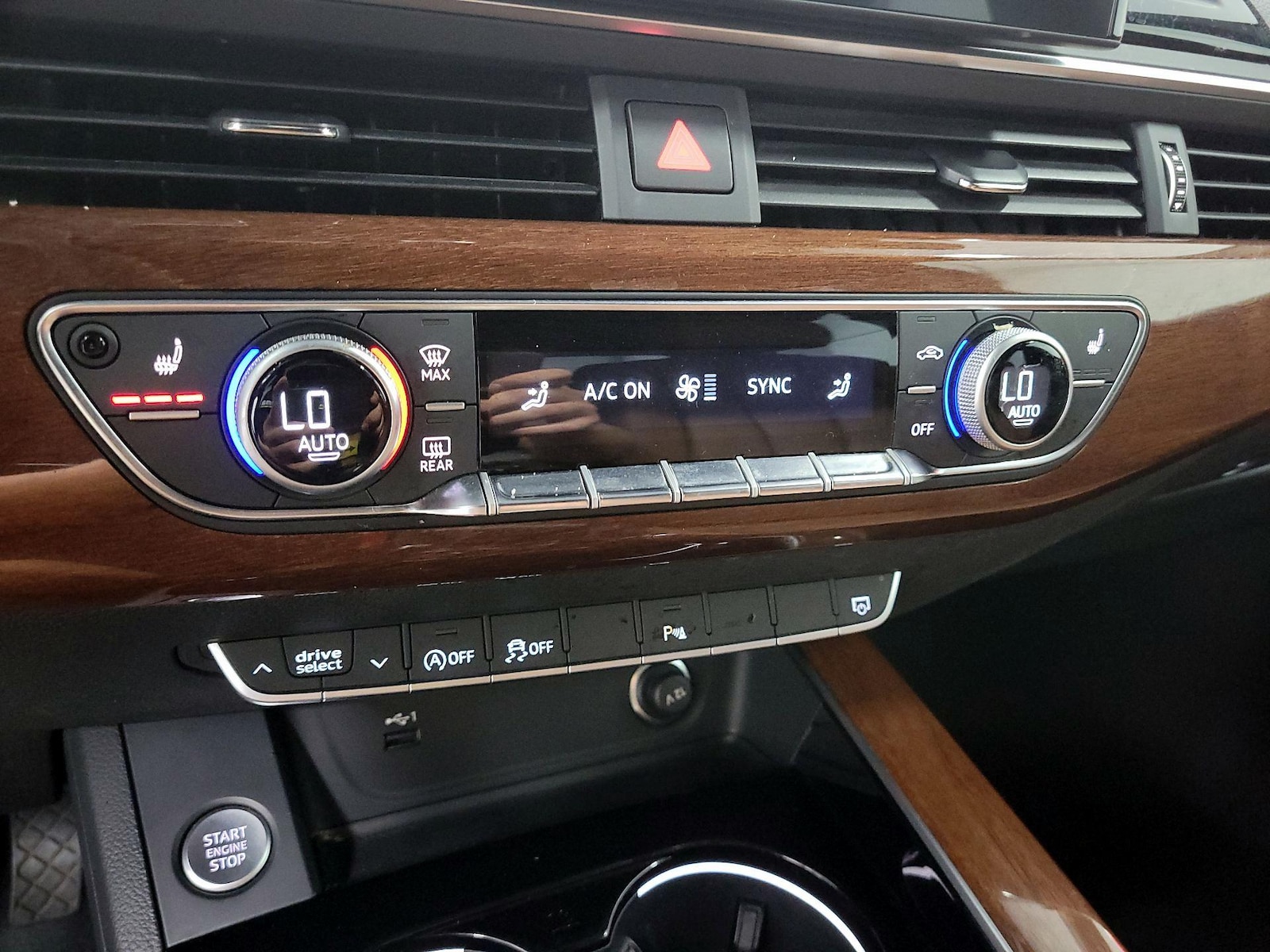 2023 Audi A4 Premium - Photo 16