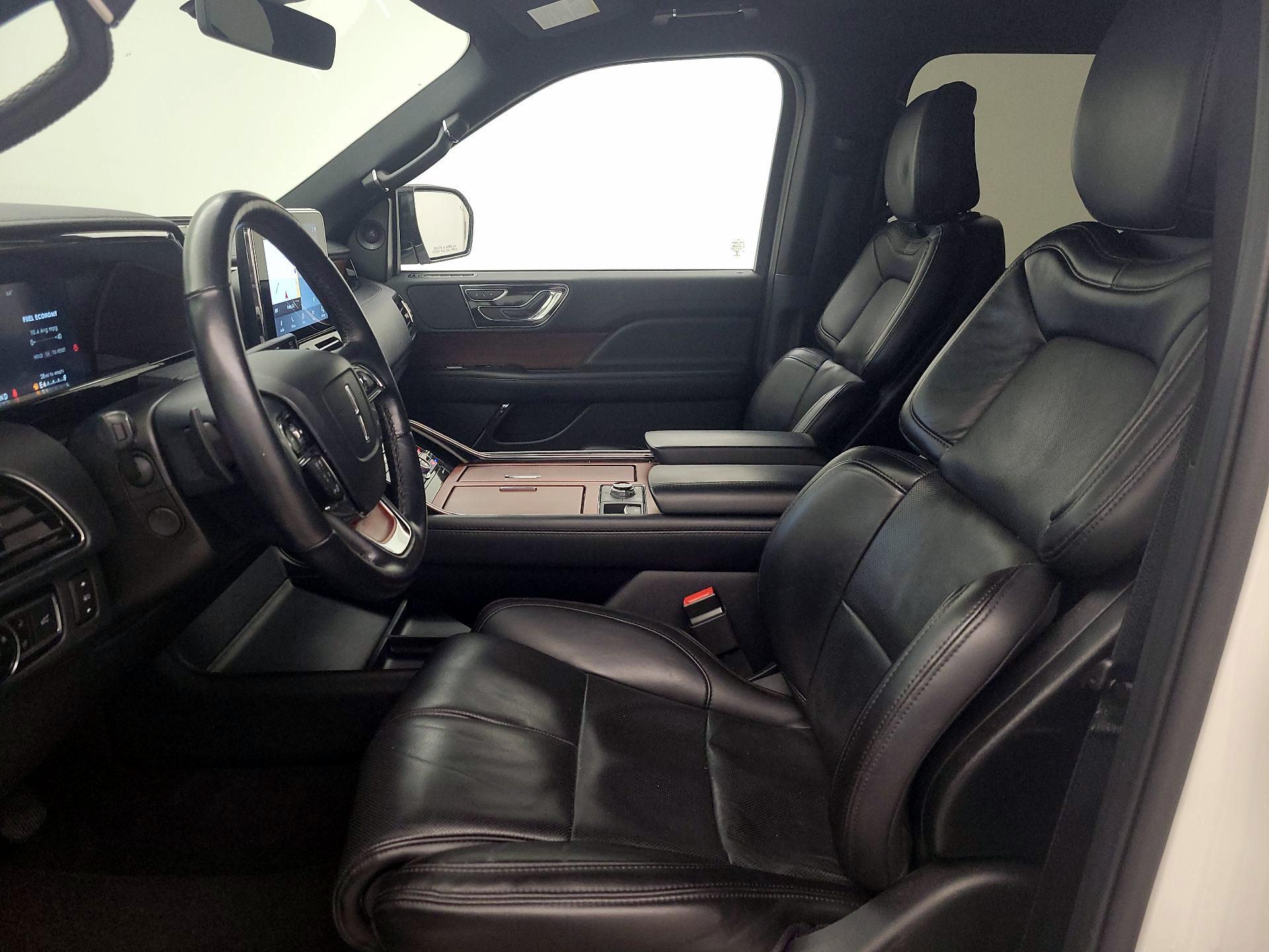 Thumbnail: 2021 Lincoln Navigator - 11