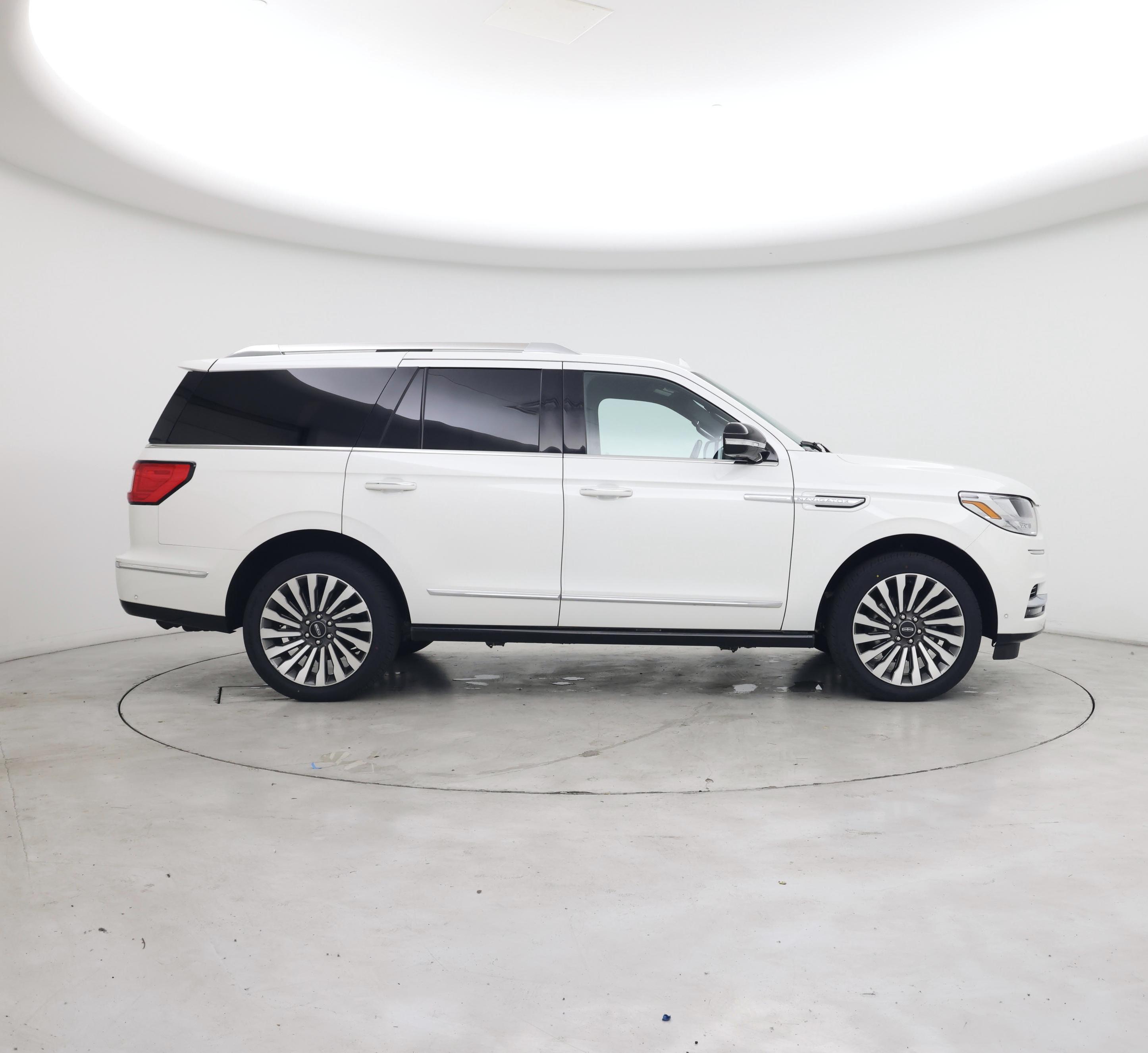 Thumbnail: 2021 Lincoln Navigator - 7