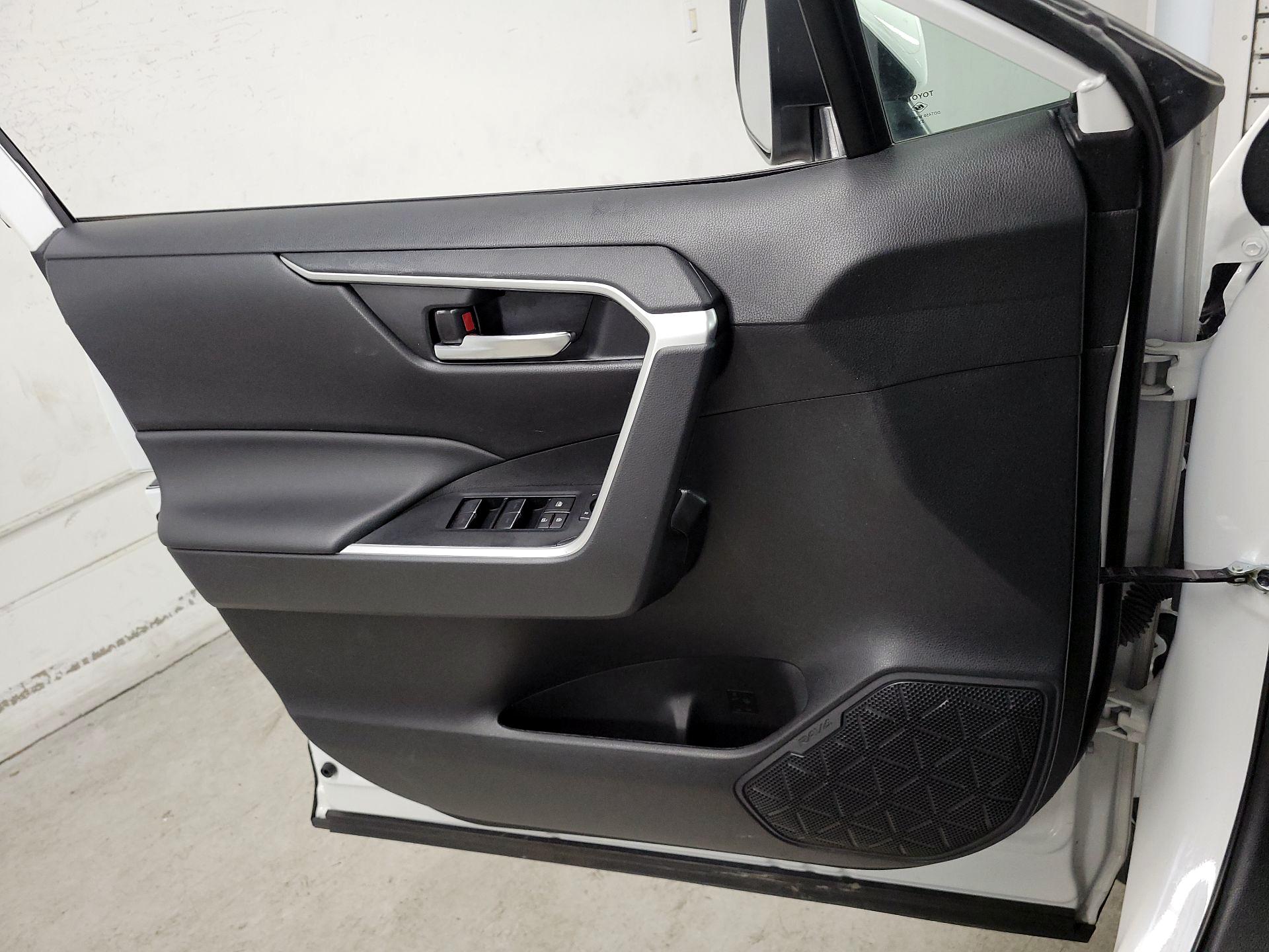 Thumbnail: 2024 Toyota RAV4 - 12