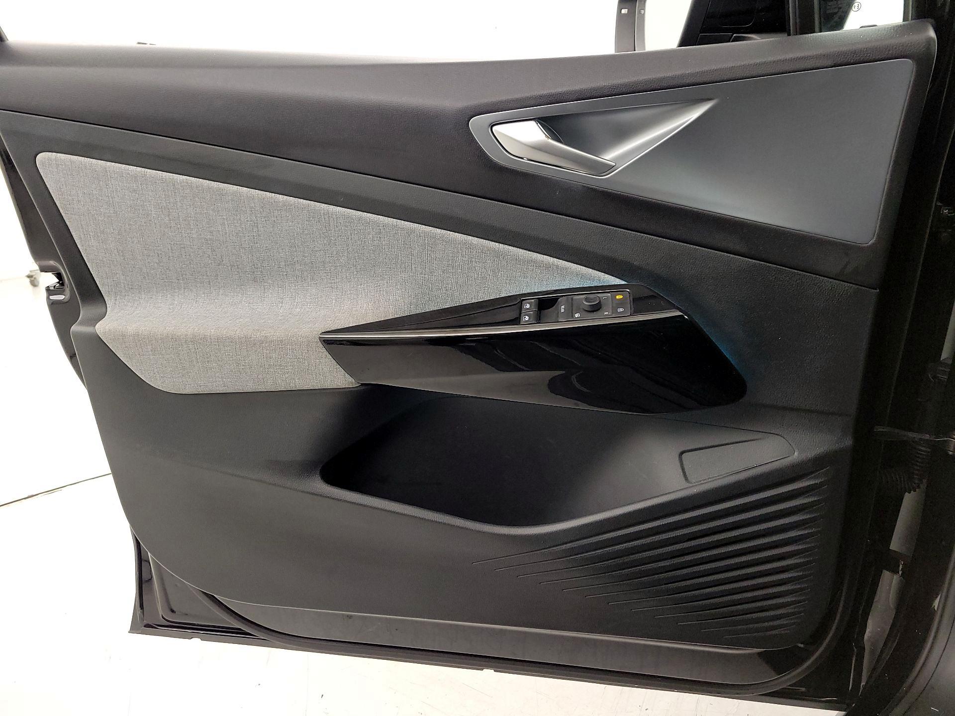 Thumbnail: 2023 Volkswagen ID.4 - 12