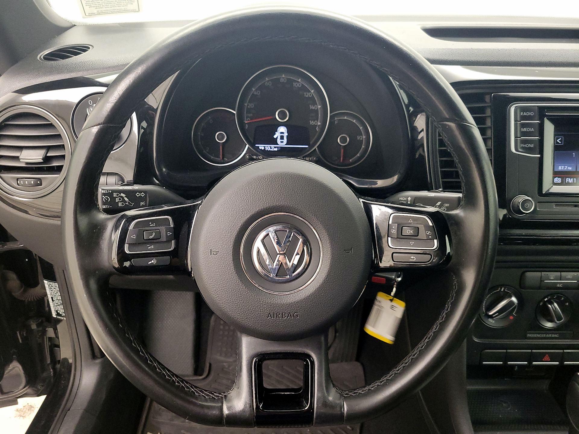 Thumbnail: 2017 Volkswagen Beetle - 10