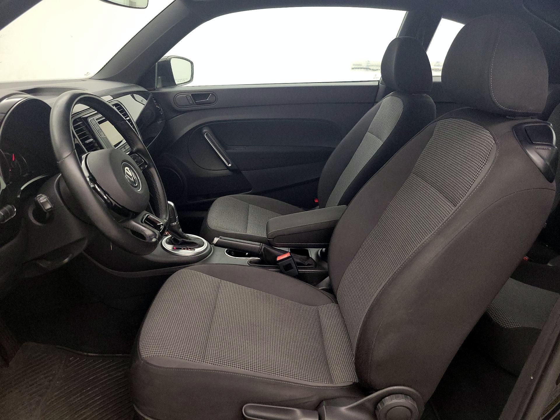 Thumbnail: 2017 Volkswagen Beetle - 11