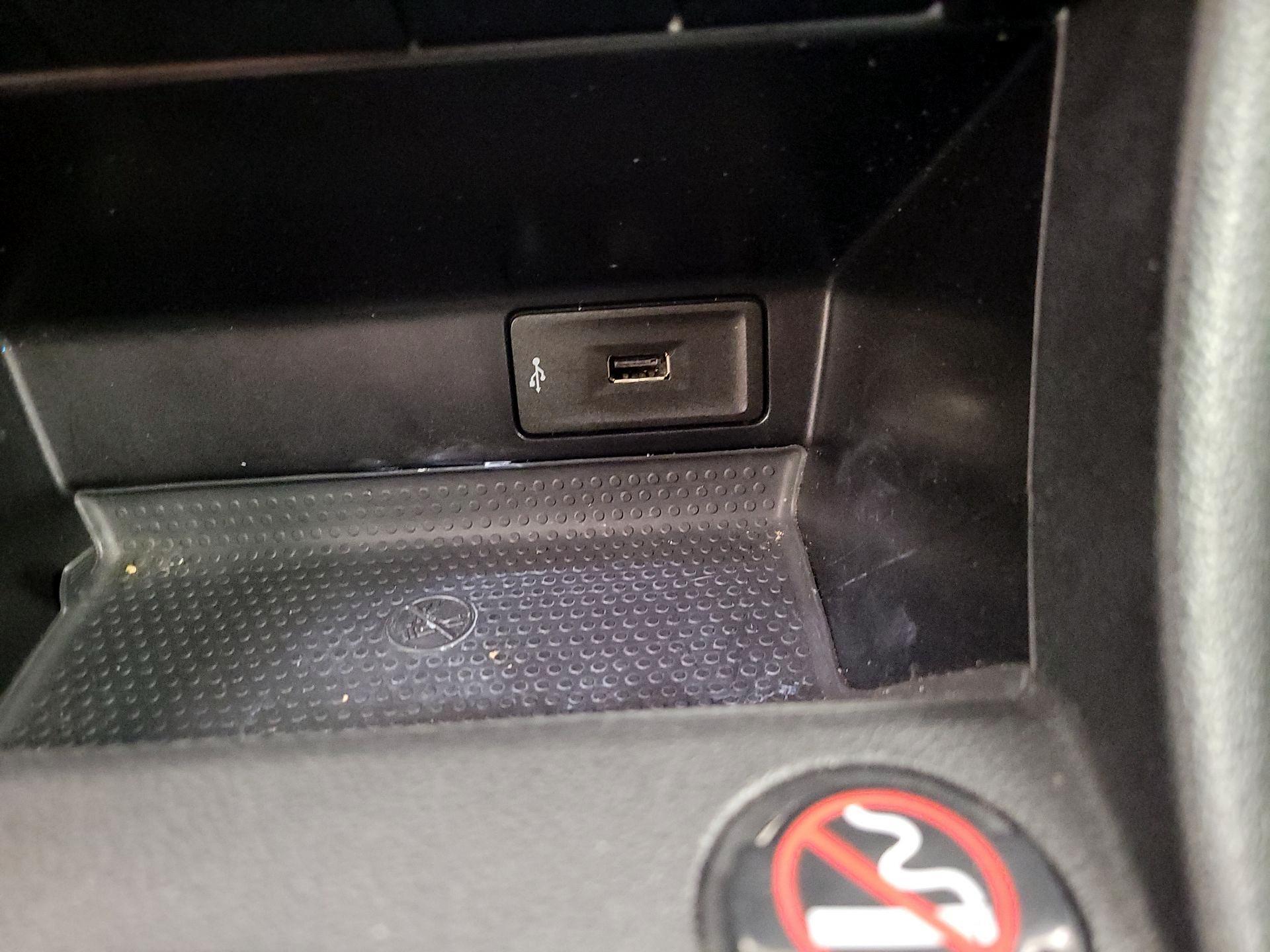 Thumbnail: 2017 Volkswagen Beetle - 17