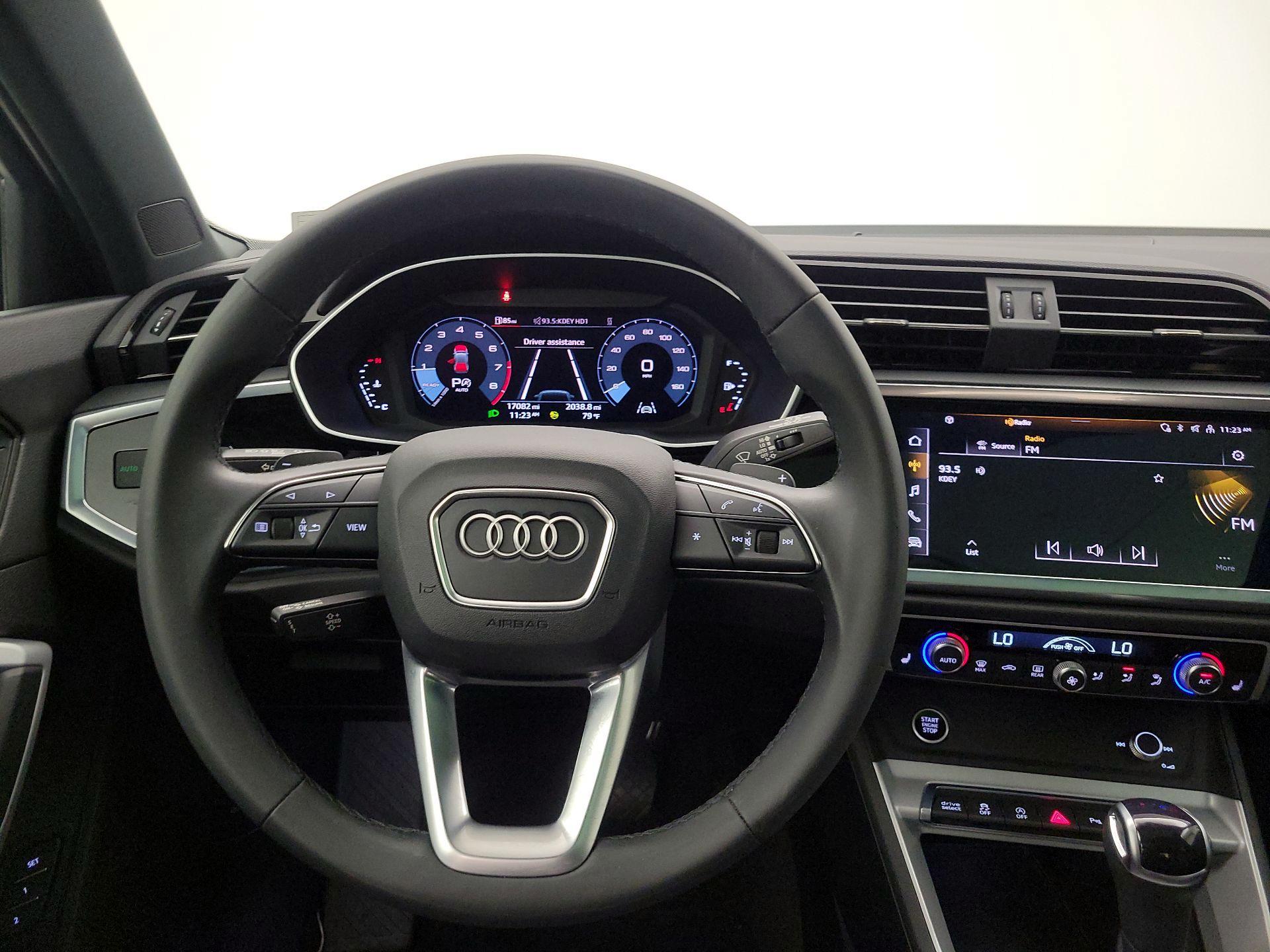 Thumbnail: 2023 Audi Q3 - 10