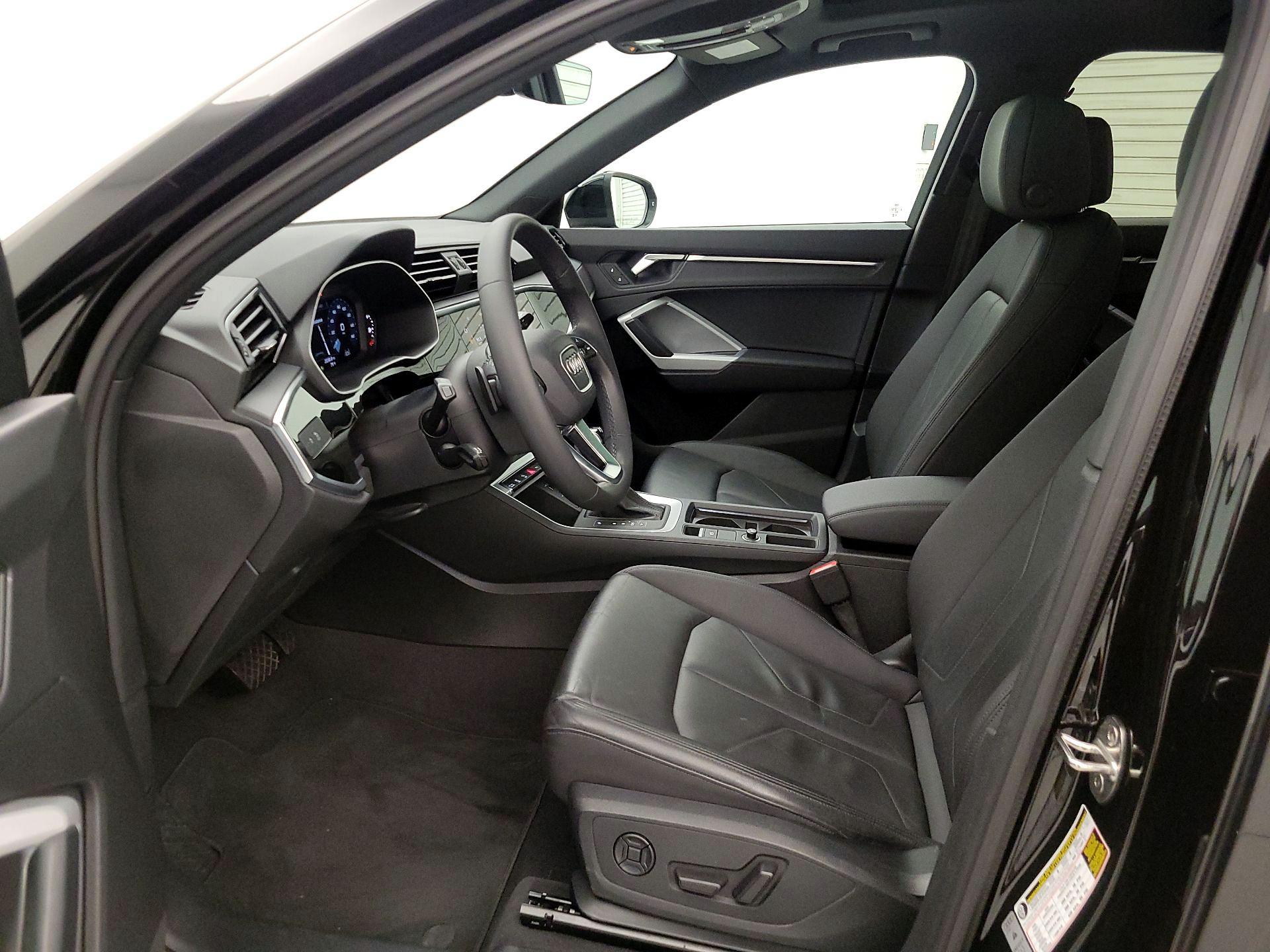 Thumbnail: 2023 Audi Q3 - 11