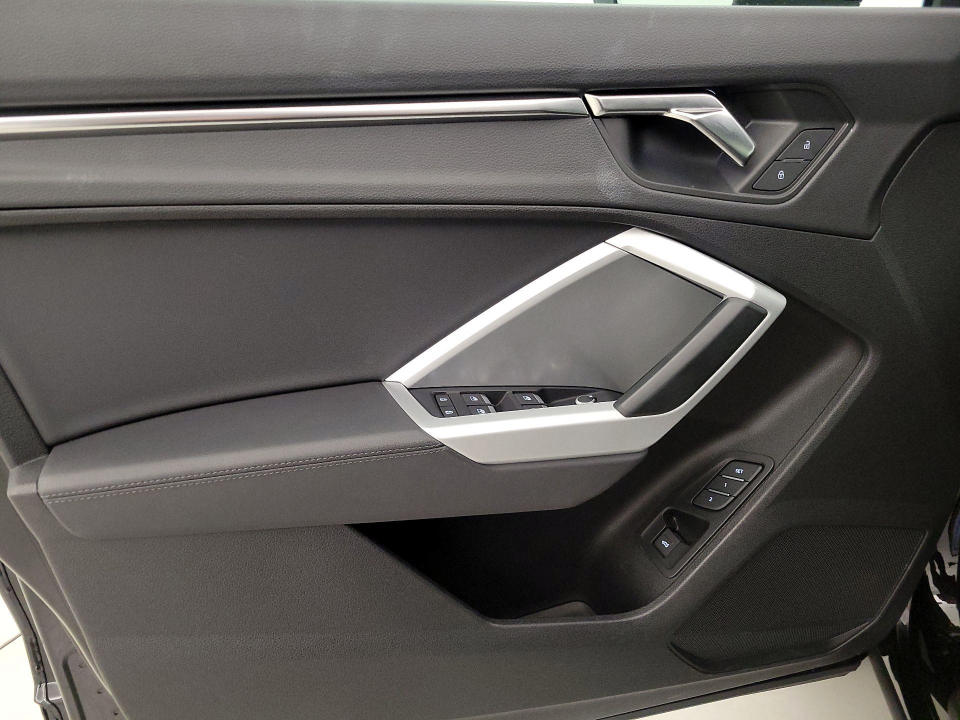 Thumbnail: 2023 Audi Q3 - 12