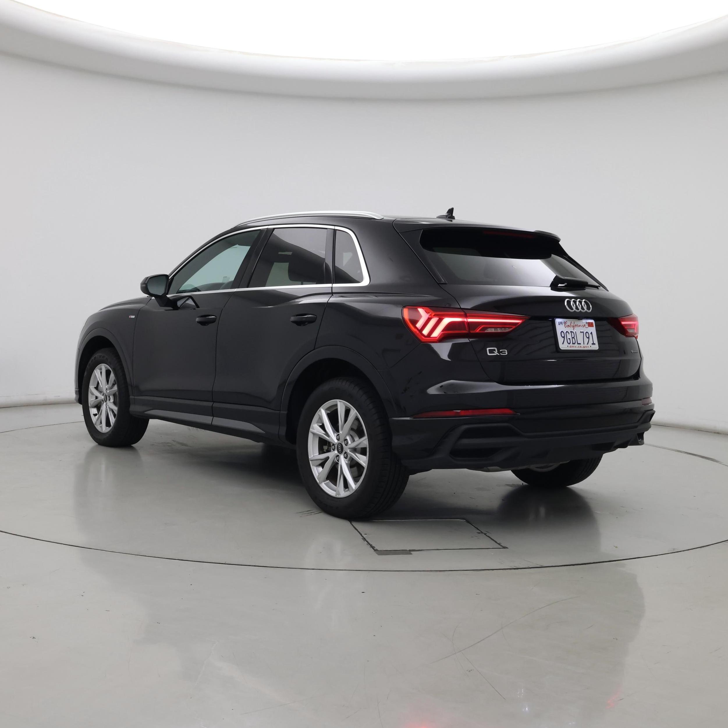 Thumbnail: 2023 Audi Q3 - 2