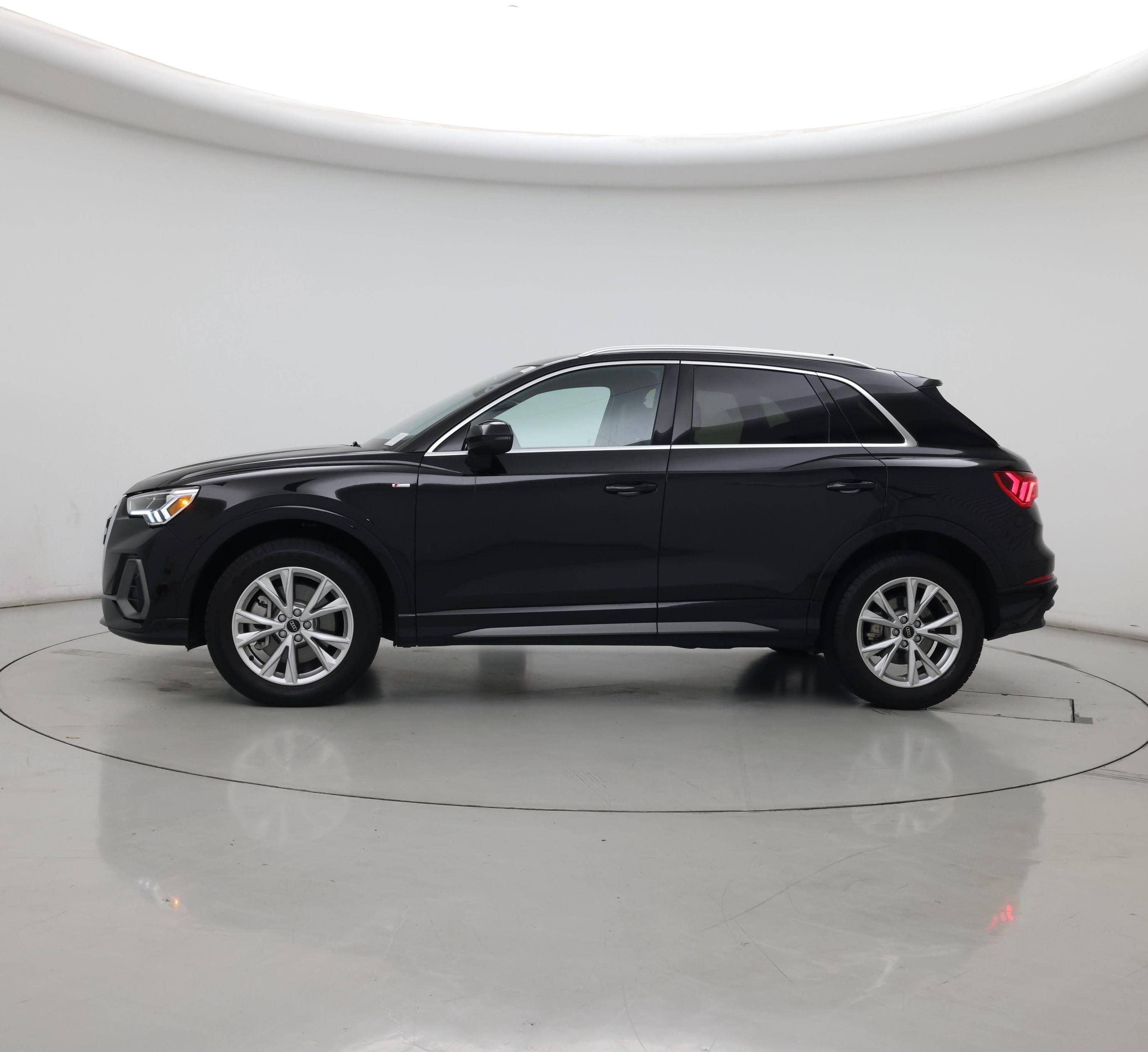 Thumbnail: 2023 Audi Q3 - 3