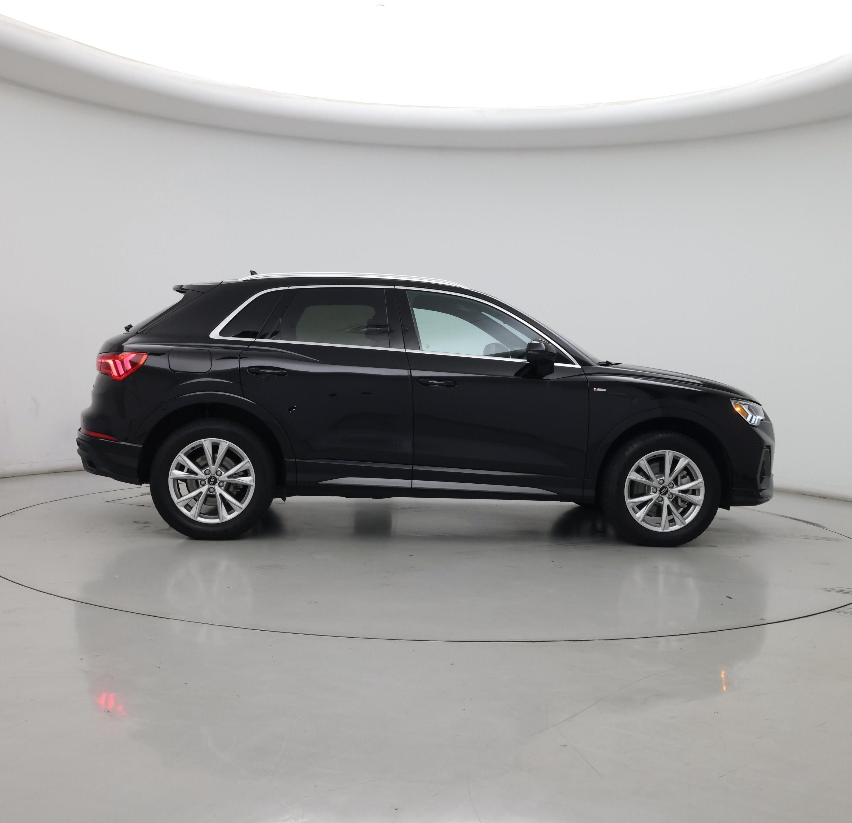 Thumbnail: 2023 Audi Q3 - 7