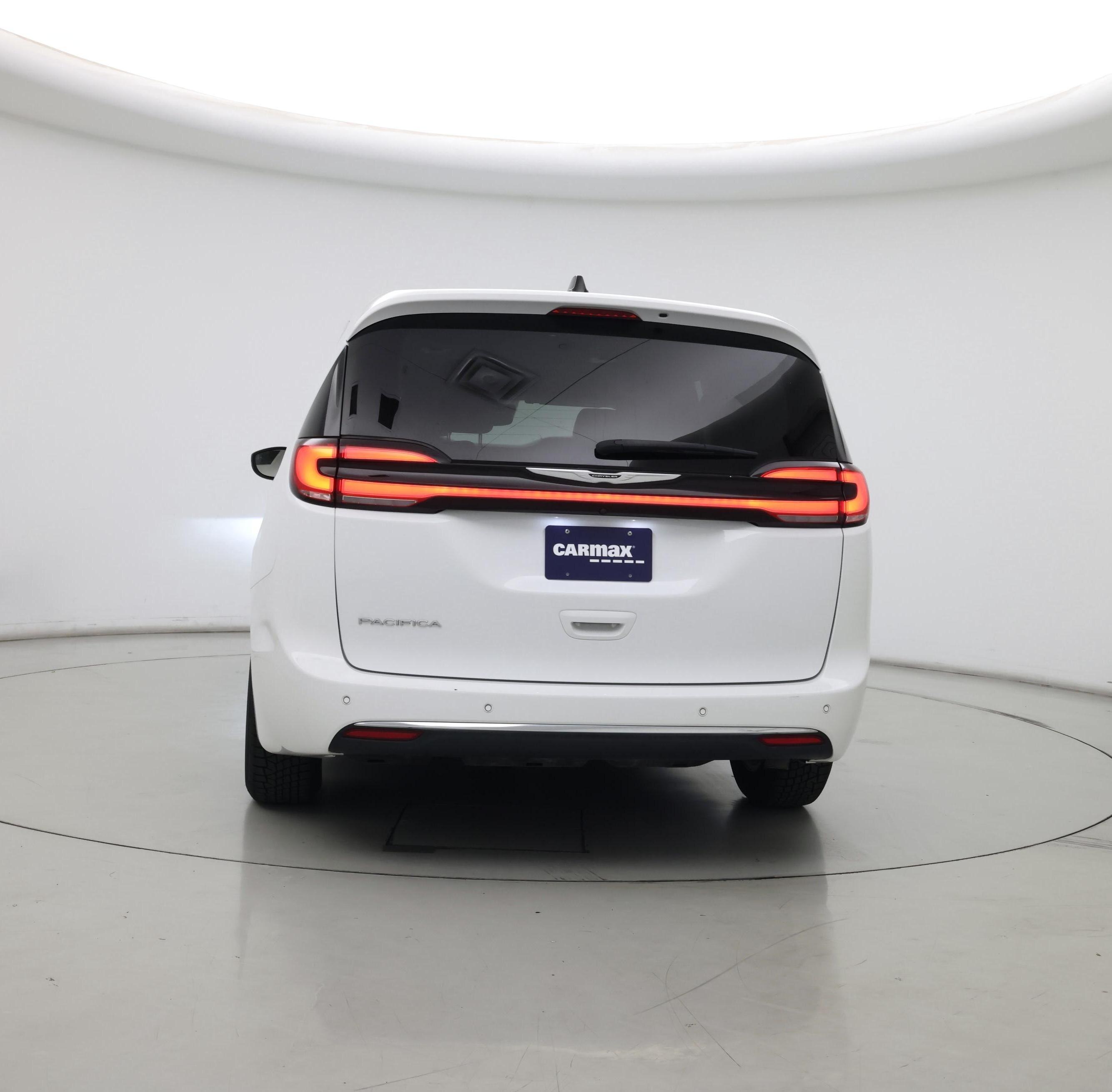 Thumbnail: 2023 Chrysler Pacifica - 6