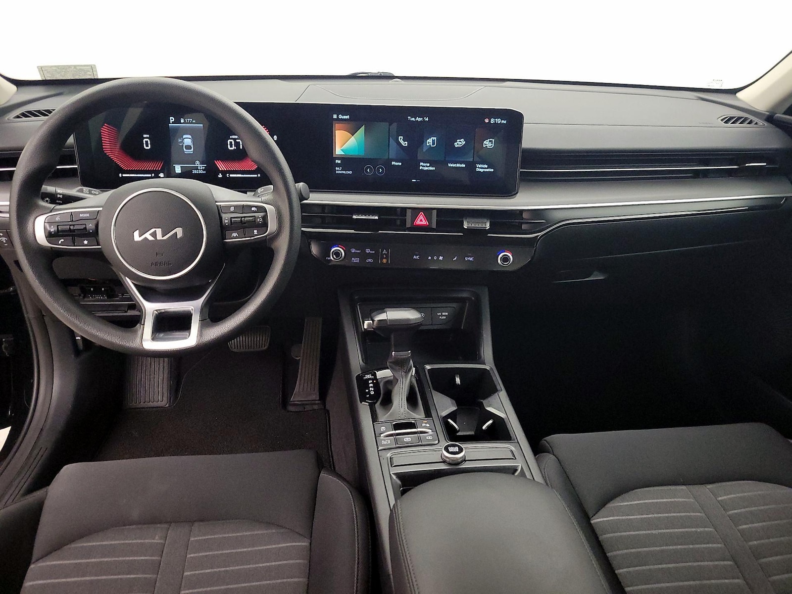 2025 Kia K5 LXS - Photo 10