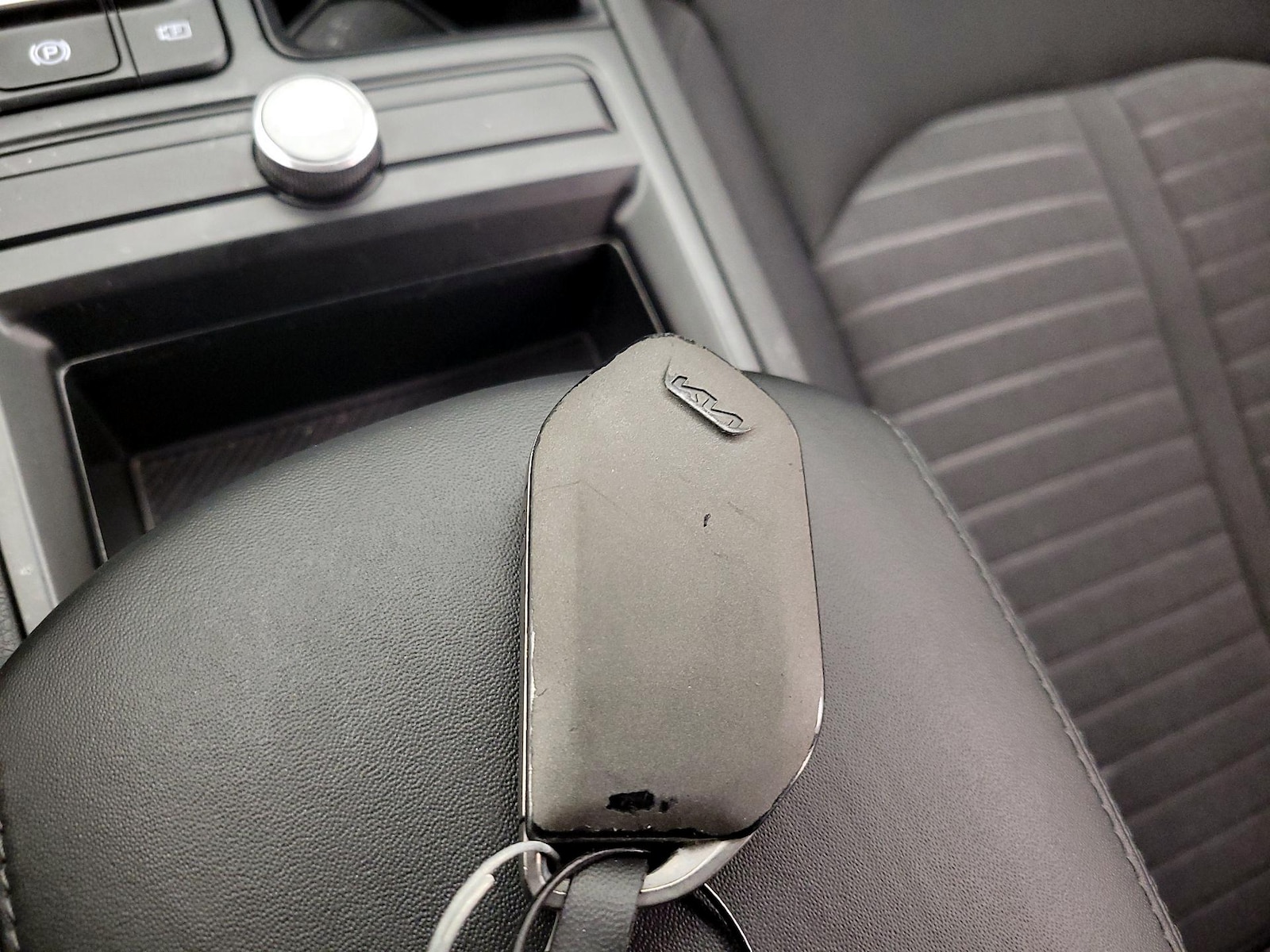 2025 Kia K5 LXS - Photo 23