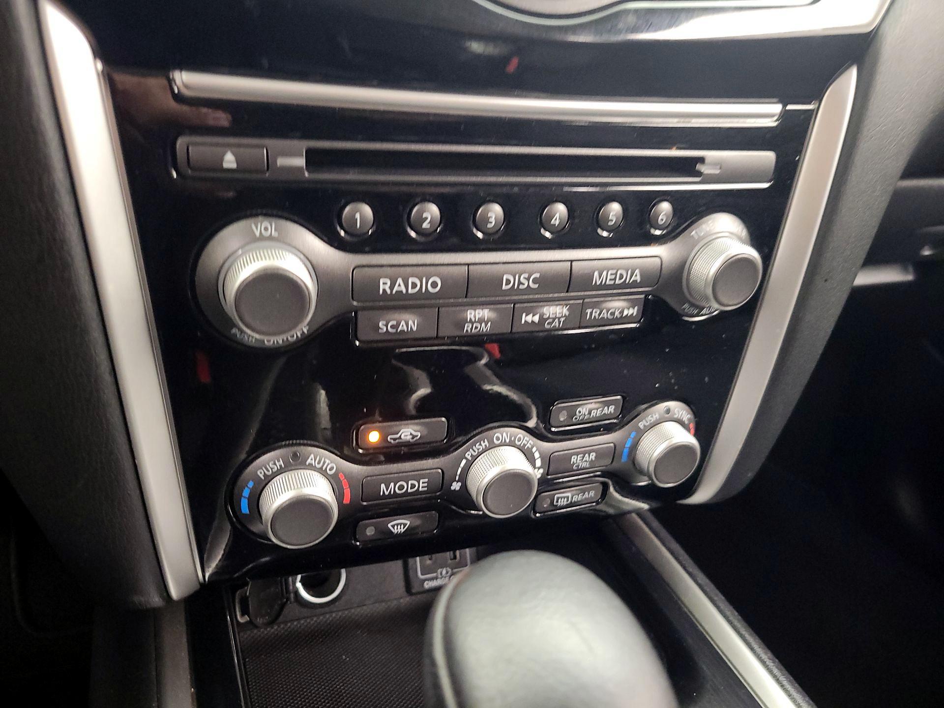 Thumbnail: 2019 Nissan Pathfinder - 16