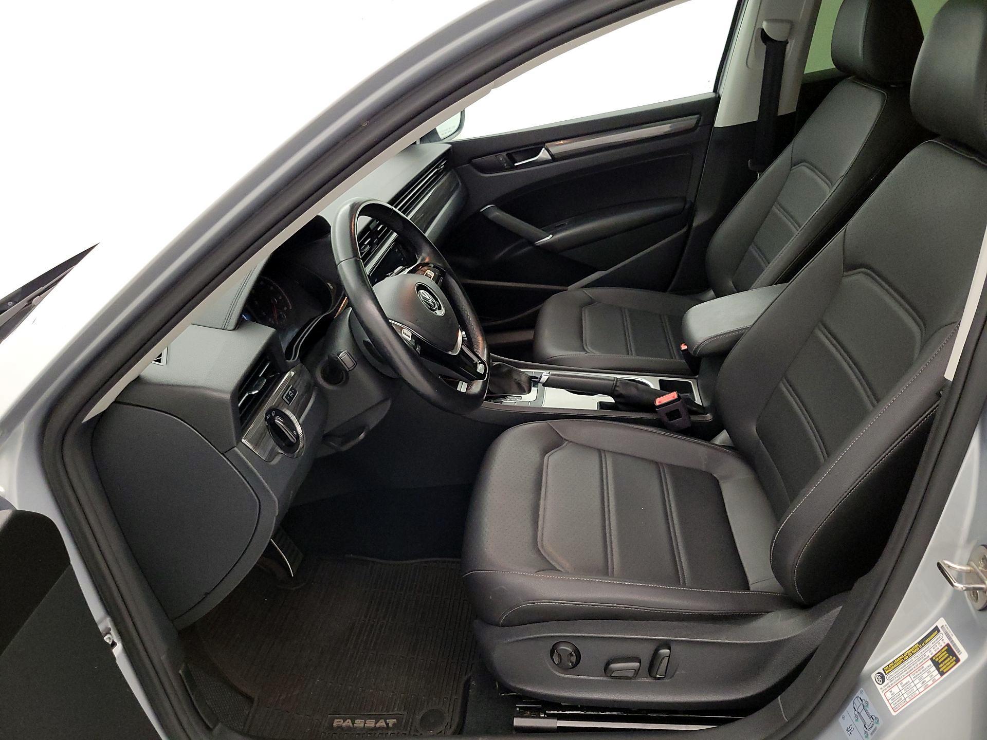 Thumbnail: 2020 Volkswagen Passat - 11