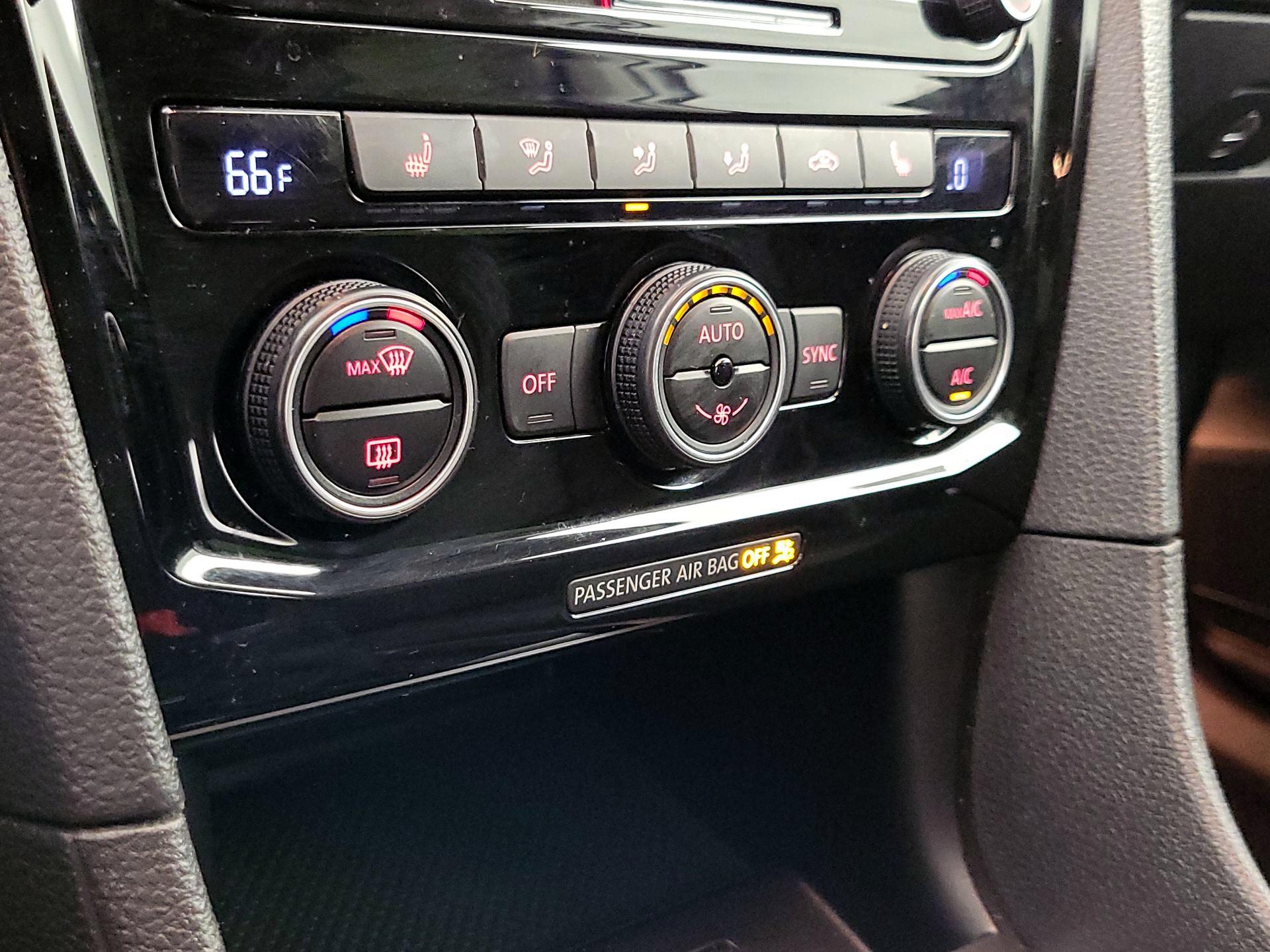 Thumbnail: 2020 Volkswagen Passat - 15